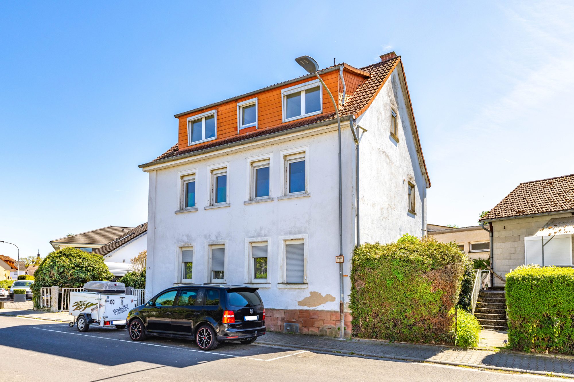 Immobilienangebot - Nidderau / Eichen - Alle - Nidderau-Eichen: Teil vermietetes Wohnanwesen mit großem Grundstück in ruhiger Feldrandlage