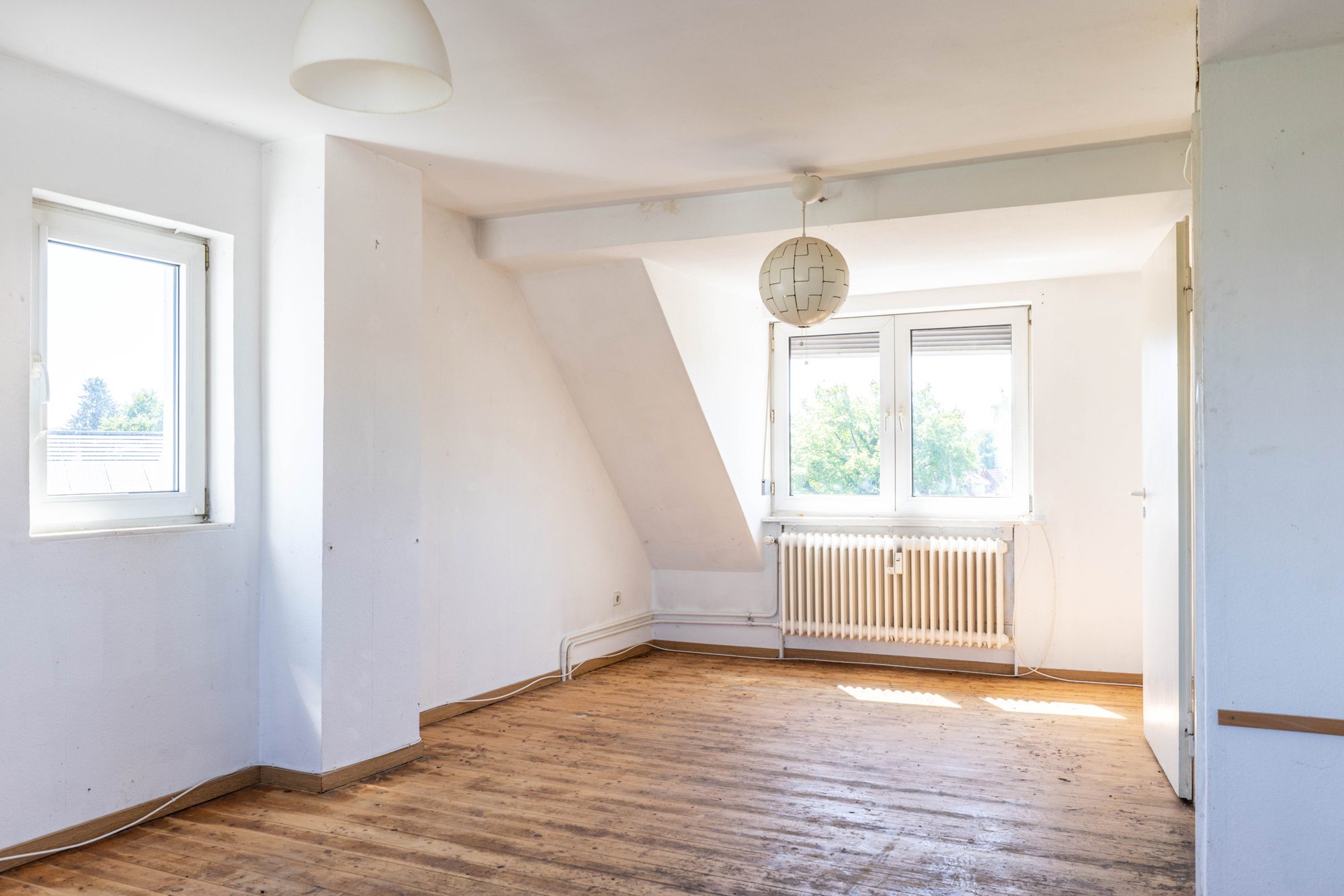Immobilienangebot - Nidderau / Eichen - Alle - Nidderau-Eichen: Teil vermietetes Wohnanwesen mit großem Grundstück in ruhiger Feldrandlage