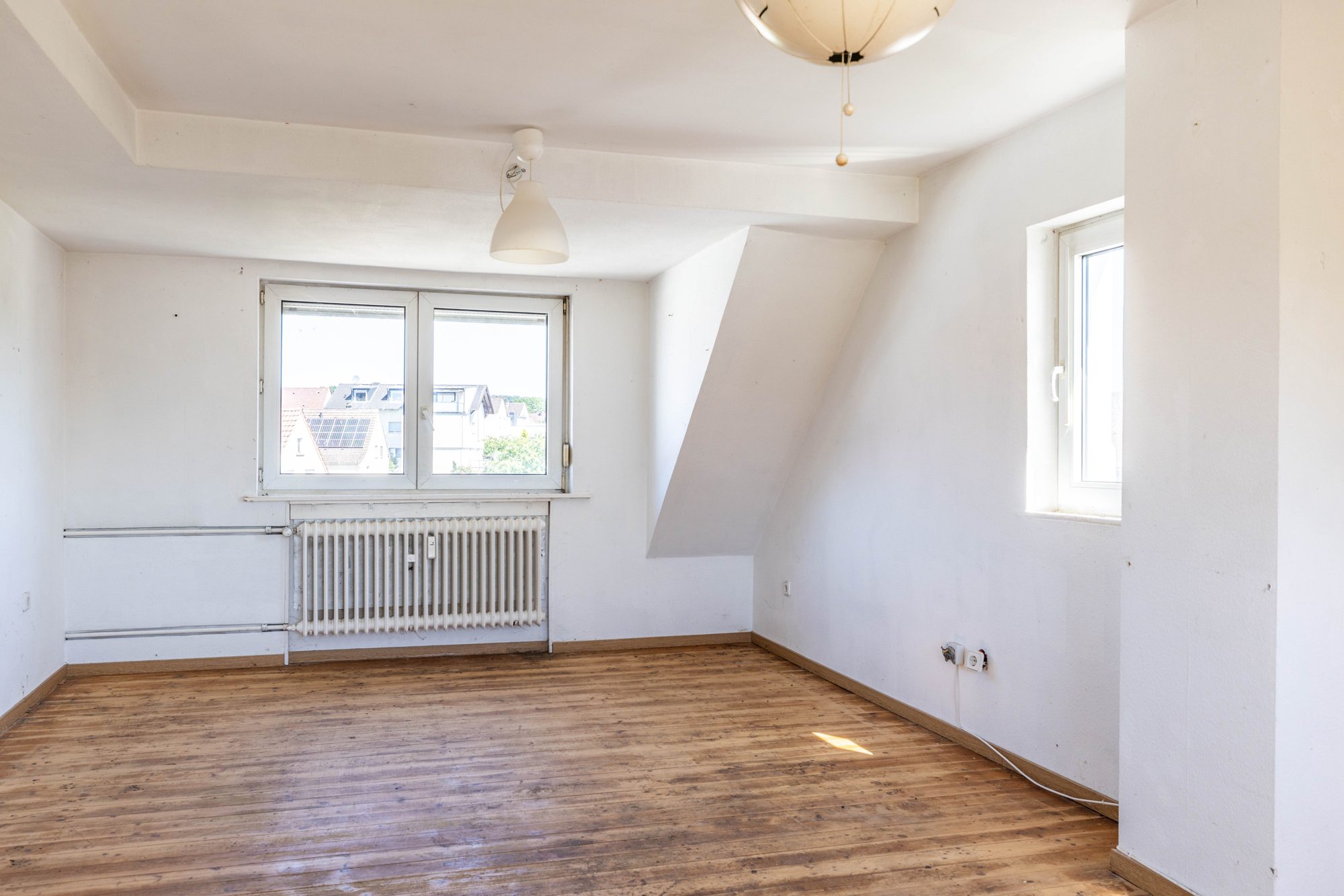 Immobilienangebot - Nidderau / Eichen - Alle - Nidderau-Eichen: Teil vermietetes Wohnanwesen mit großem Grundstück in ruhiger Feldrandlage
