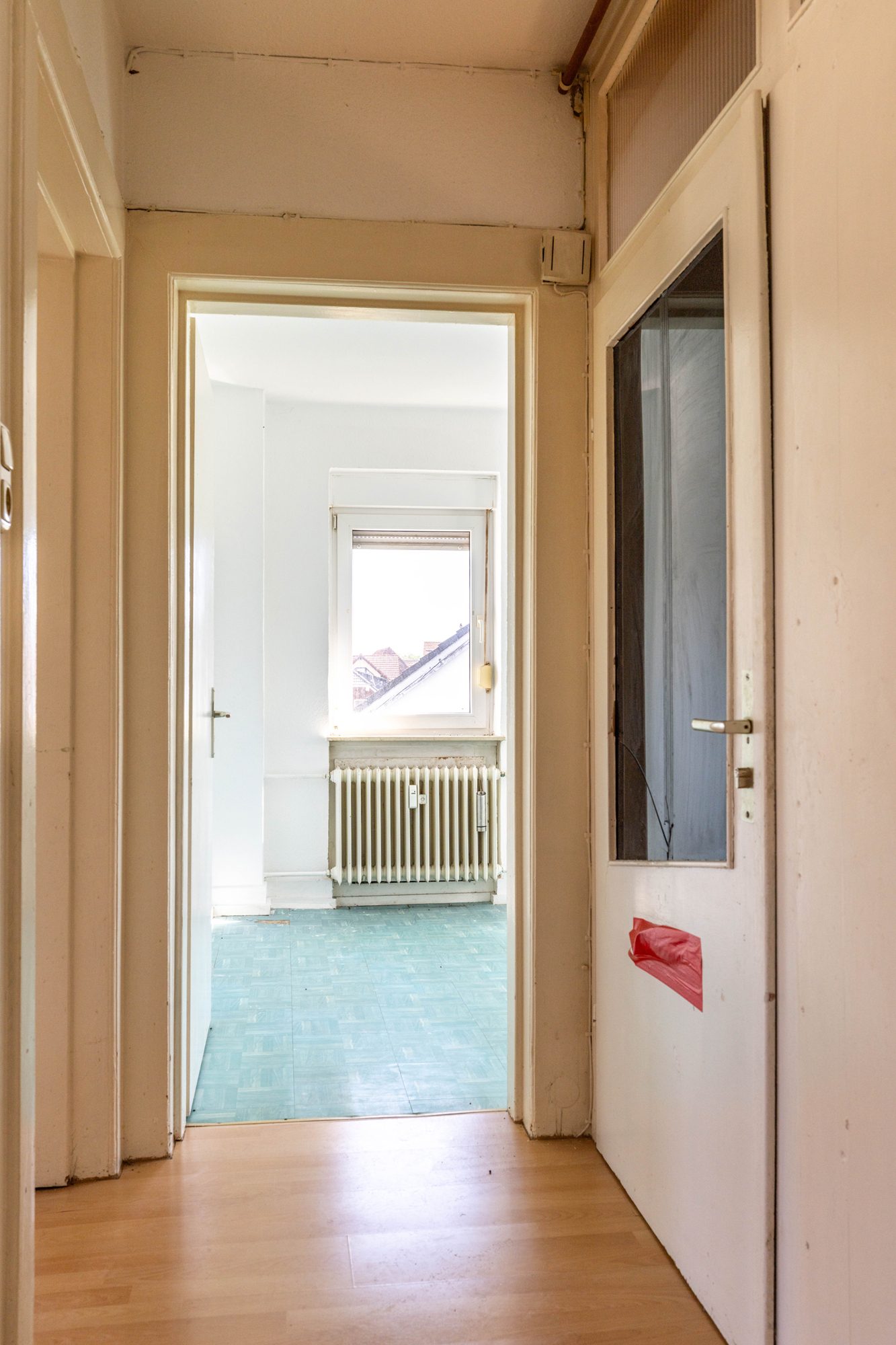 Immobilienangebot - Nidderau / Eichen - Alle - Nidderau-Eichen: Teil vermietetes Wohnanwesen mit großem Grundstück in ruhiger Feldrandlage