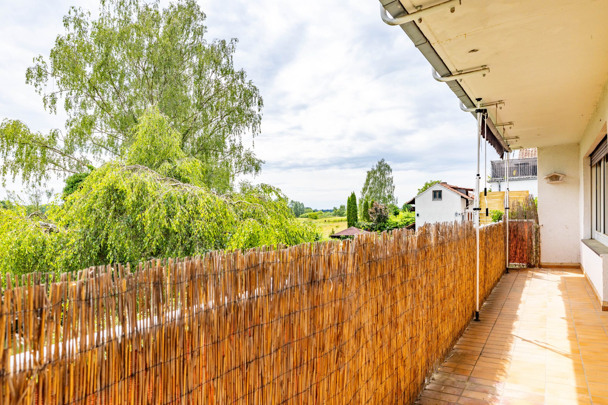 Immobilienangebot - Nidderau / Eichen - Alle - Nidderau-Eichen: "Kapitalanlage" 3-Parteienhaus mit Gartengrundstück in ruhiger Feldrandlage