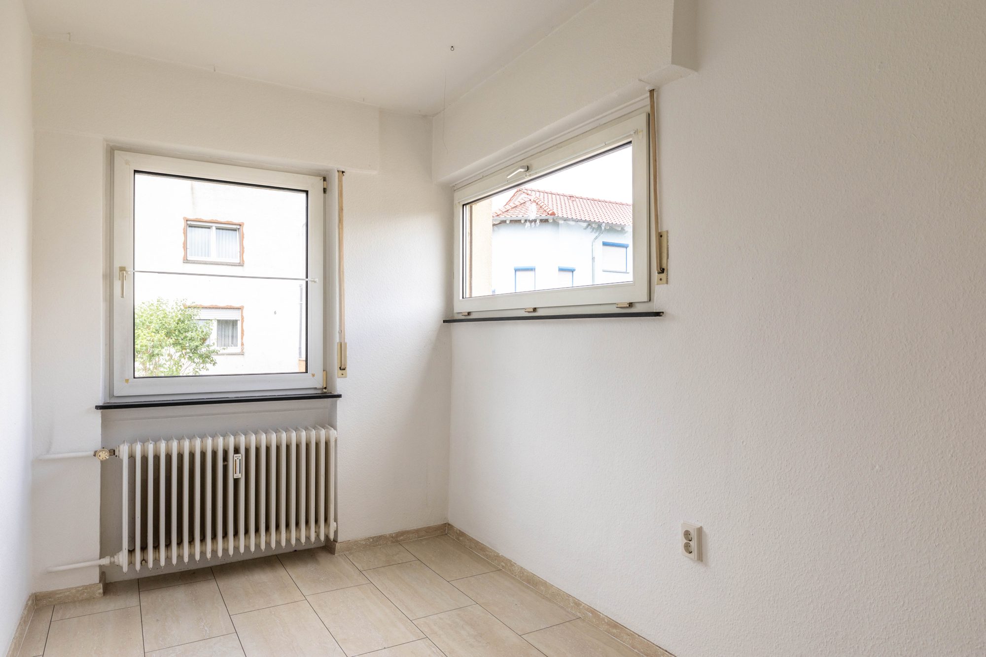 Immobilienangebot - Nidderau / Eichen - Alle - Nidderau-Eichen: "Kapitalanlage" 3-Parteienhaus mit Gartengrundstück in ruhiger Feldrandlage