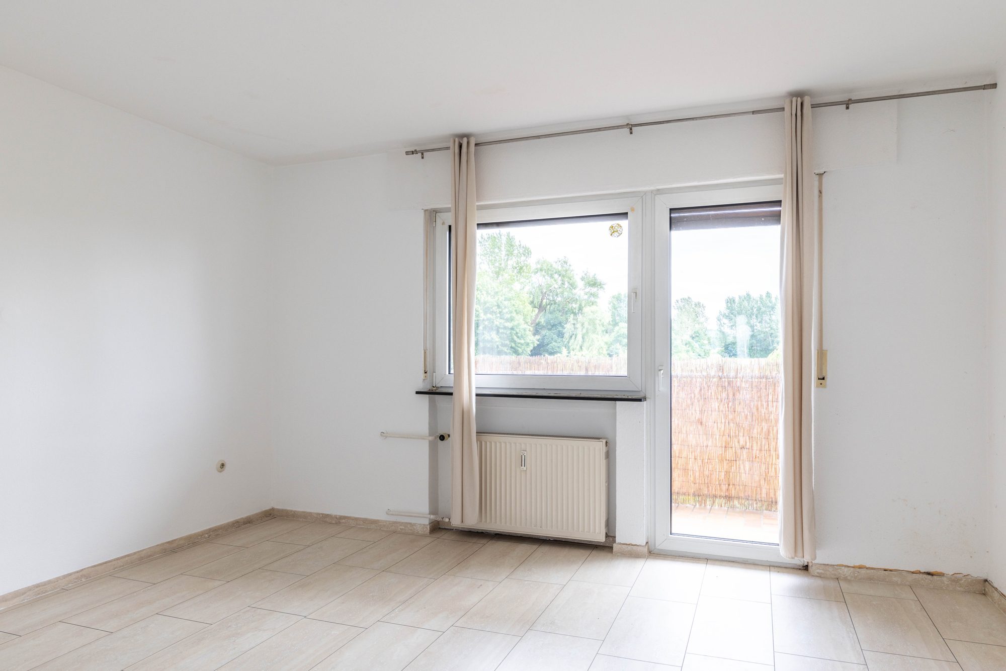 Immobilienangebot - Nidderau / Eichen - Alle - Nidderau-Eichen: "Kapitalanlage" 3-Parteienhaus mit Gartengrundstück in ruhiger Feldrandlage