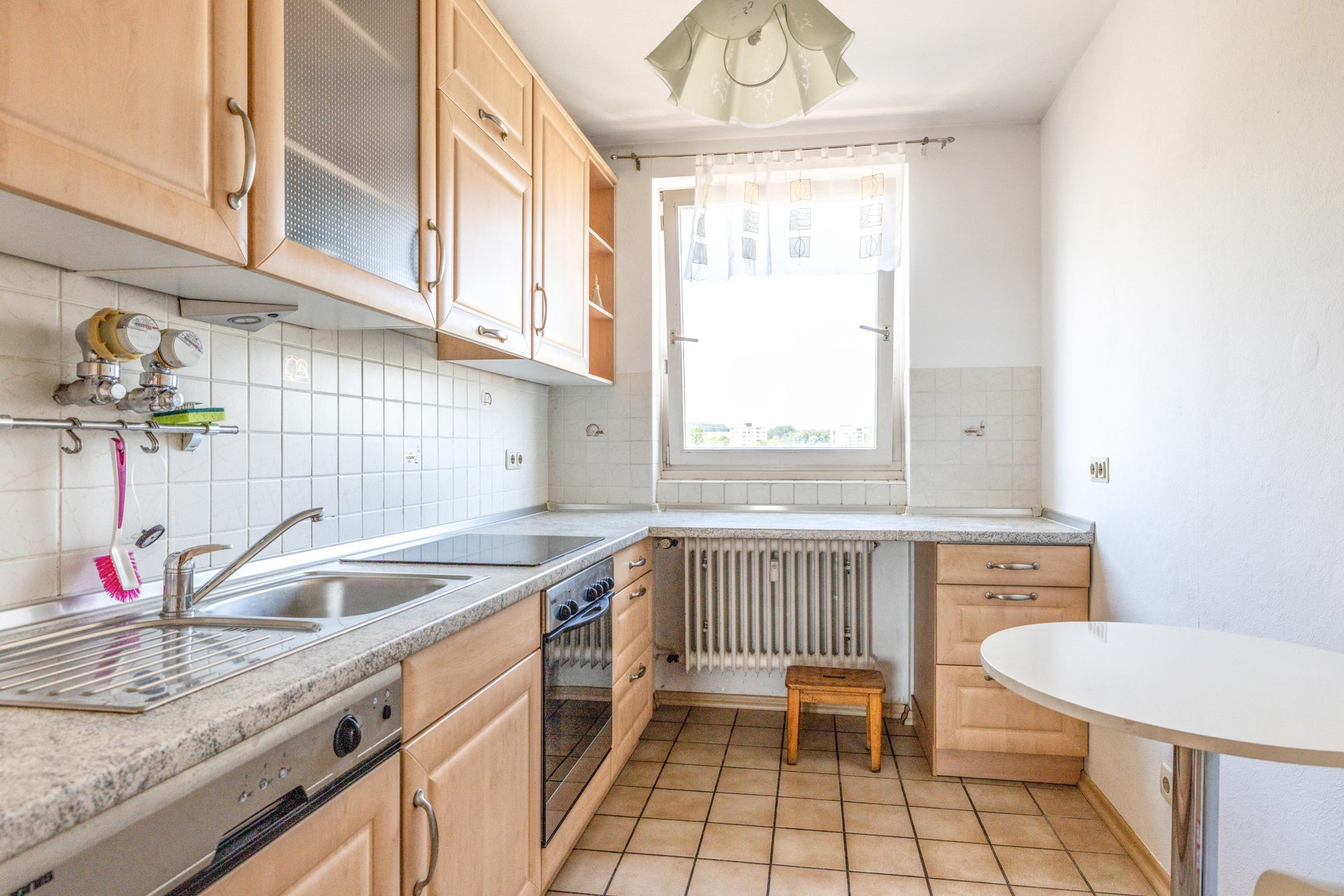 Immobilienangebot - Maintal / Bischofsheim - Alle - Maintal-Bischofsheim: Helle 3,5-Zimmer-Wohnung mit Balkon und Tiefgarage in gepflegter Wohnanlage