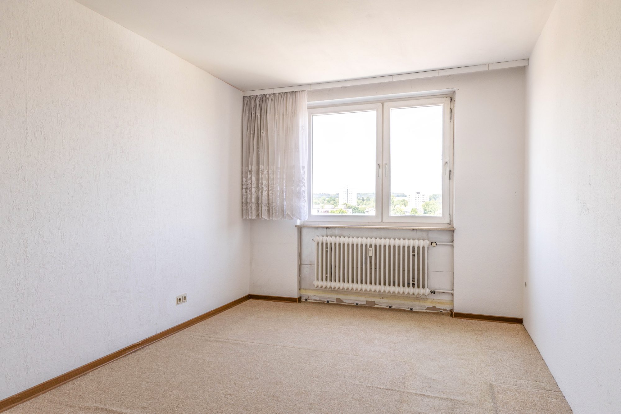 Immobilienangebot - Maintal / Bischofsheim - Alle - Maintal-Bischofsheim: Helle 3,5-Zimmer-Wohnung mit Balkon und Tiefgarage in gepflegter Wohnanlage