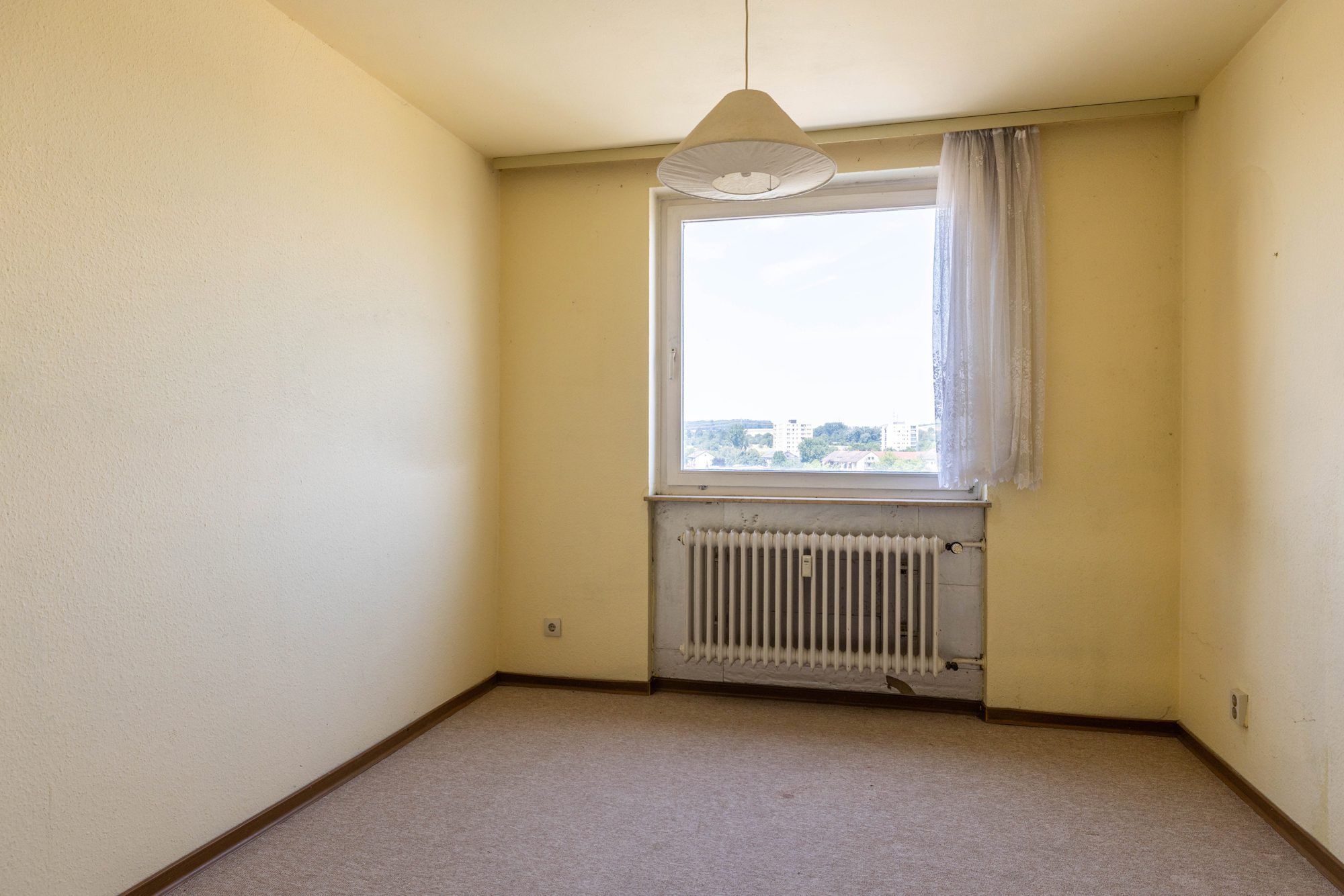 Immobilienangebot - Maintal / Bischofsheim - Alle - Maintal-Bischofsheim: Helle 3,5-Zimmer-Wohnung mit Balkon und Tiefgarage in gepflegter Wohnanlage