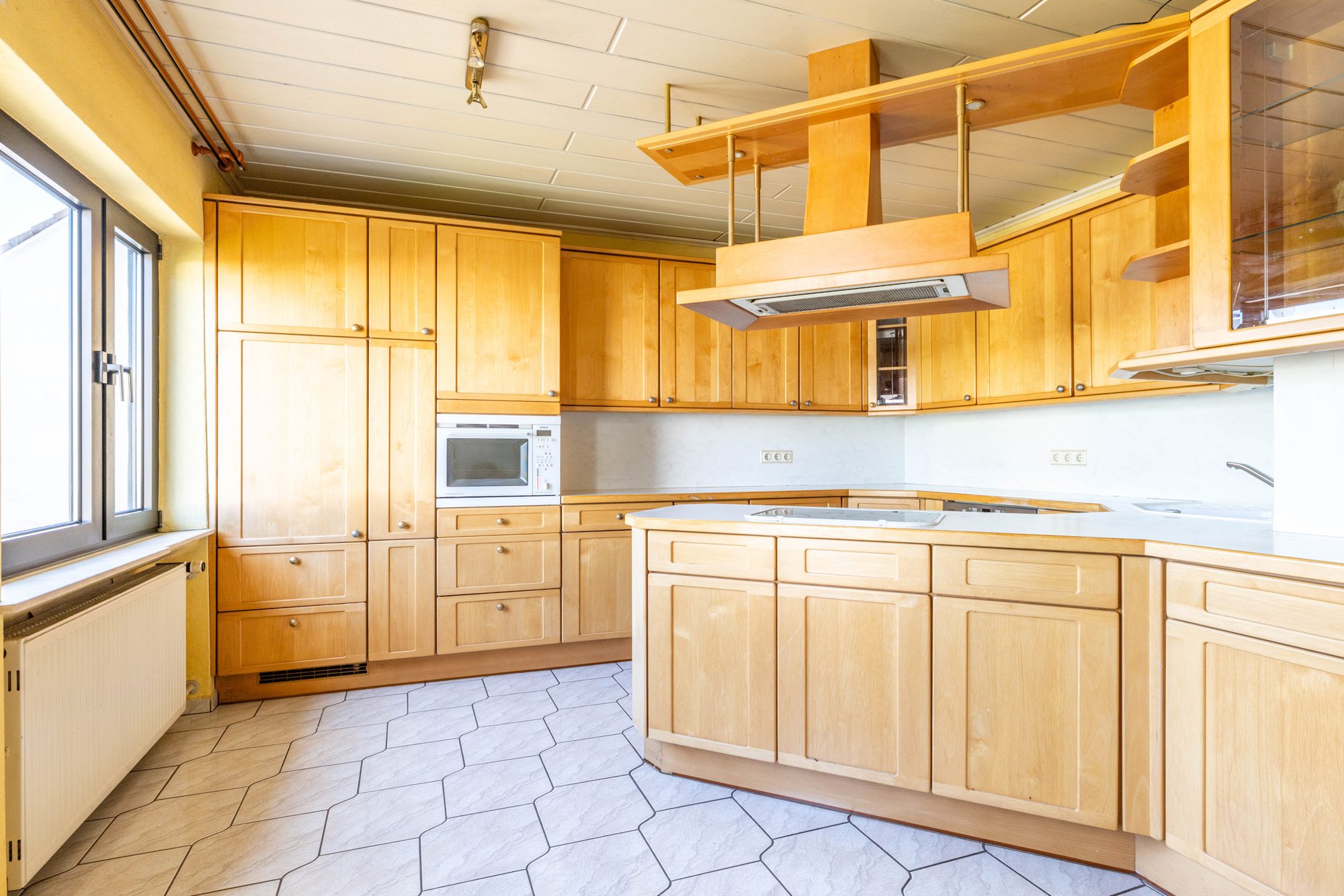 Immobilienangebot - Freigericht / Neuses - Alle - Freigericht-Neuses: Modernisierungsbedürftiges Einfamilienhaus mit tollem Grundstück in ruhiger Lage