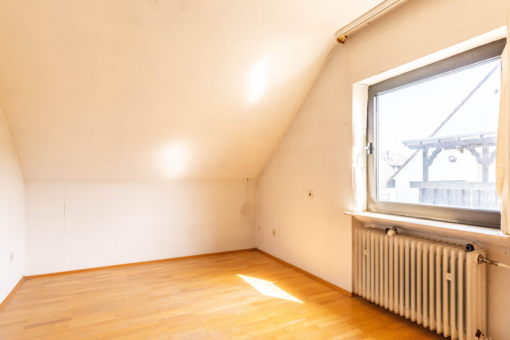 Immobilienangebot - Freigericht / Neuses - Alle - Freigericht-Neuses: Modernisierungsbedürftiges Einfamilienhaus mit tollem Grundstück in ruhiger Lage