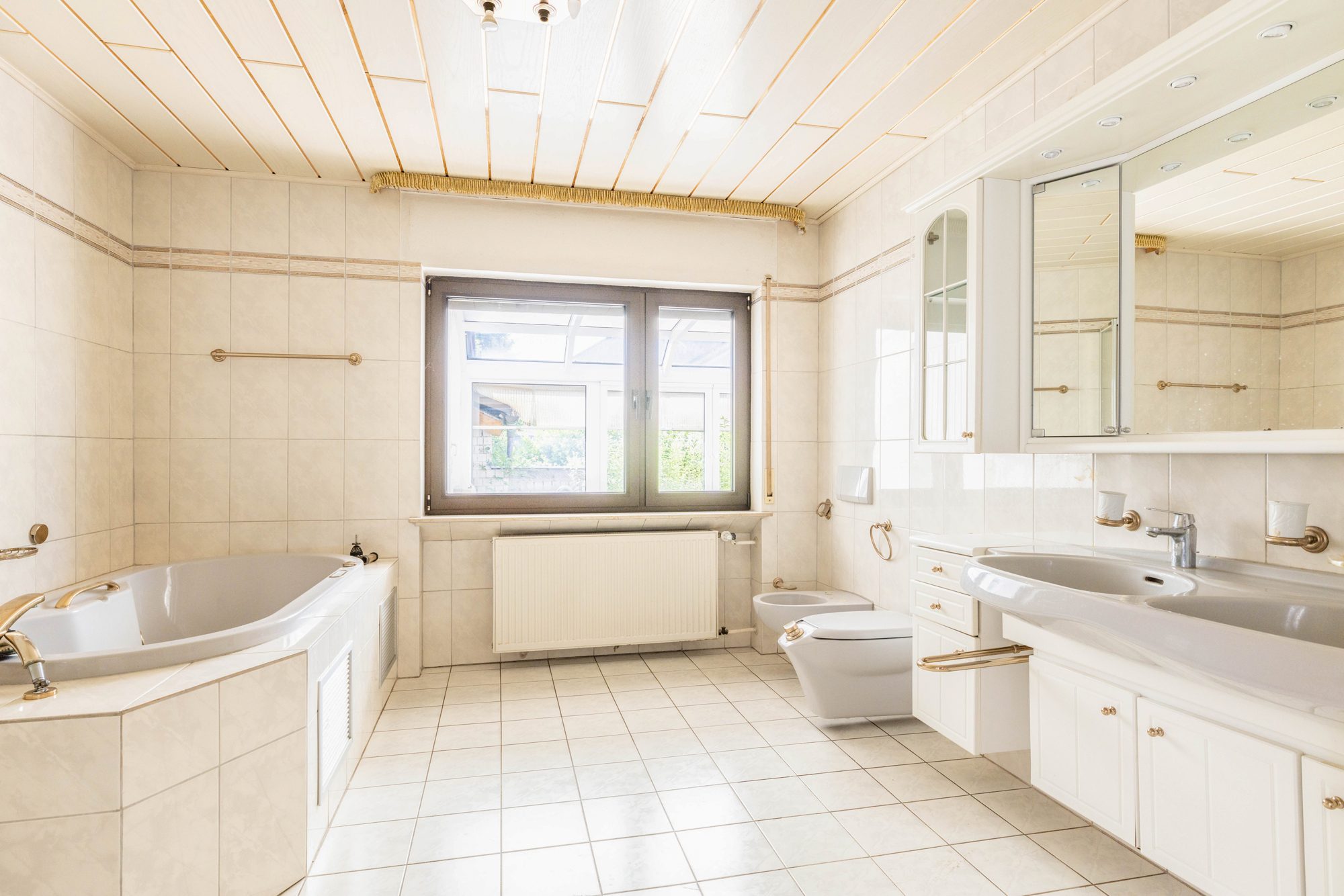 Immobilienangebot - Freigericht / Neuses - Alle - Freigericht-Neuses: Modernisierungsbedürftiges Einfamilienhaus mit tollem Grundstück in ruhiger Lage