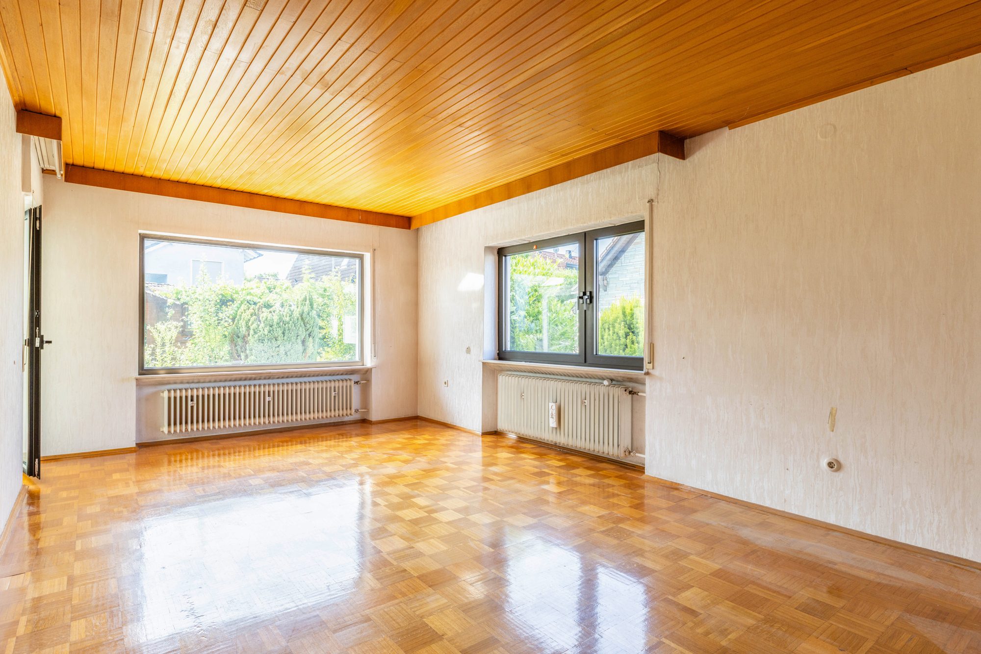 Immobilienangebot - Freigericht / Neuses - Alle - Freigericht-Neuses: Modernisierungsbedürftiges Einfamilienhaus mit tollem Grundstück in ruhiger Lage