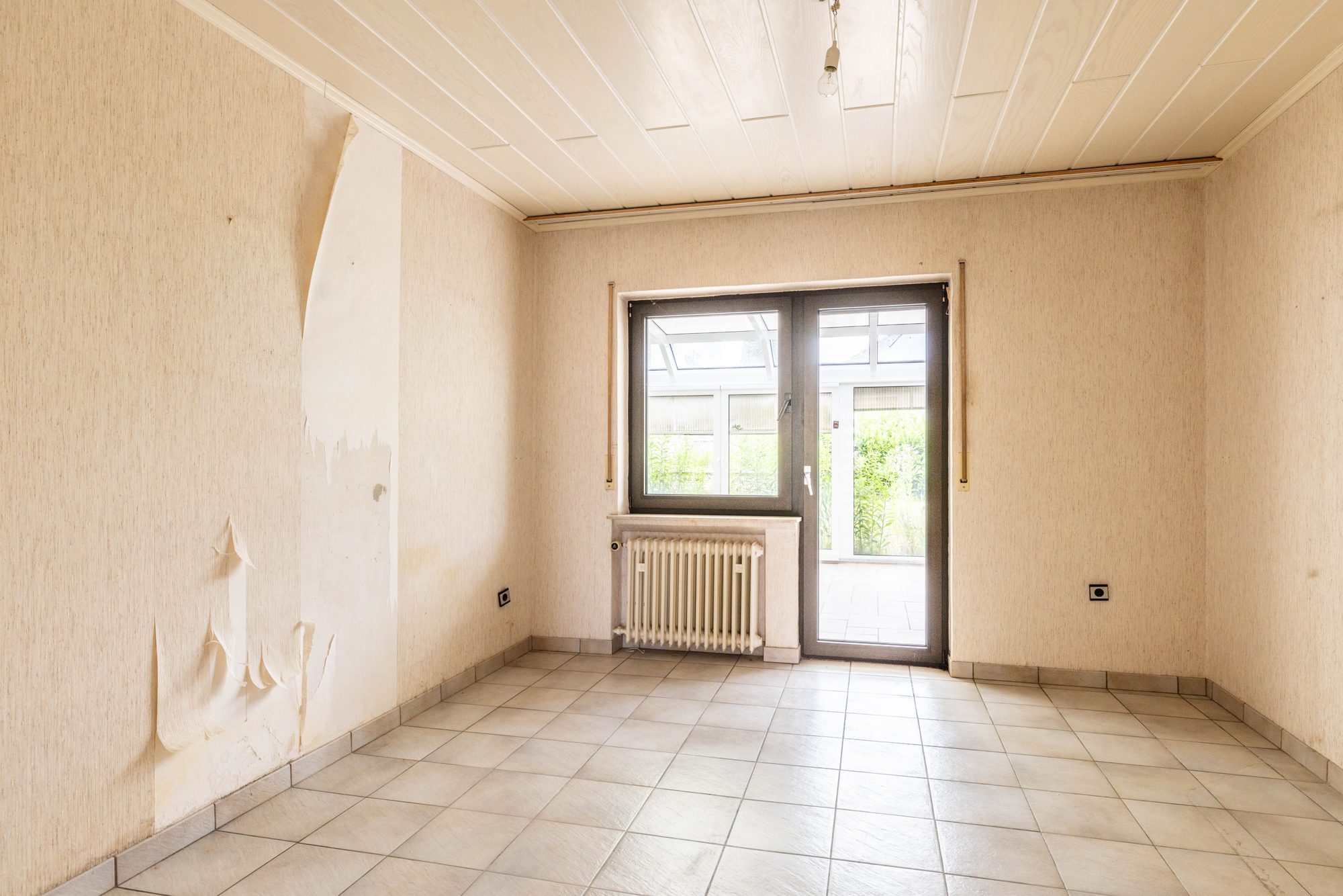 Immobilienangebot - Freigericht / Neuses - Alle - Freigericht-Neuses: Modernisierungsbedürftiges Einfamilienhaus mit tollem Grundstück in ruhiger Lage