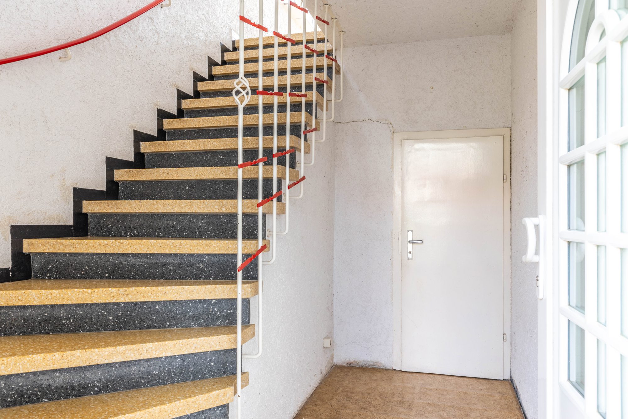Immobilienangebot - Hasselroth - Alle - Hasselroth-Neuenhaßlau: Attraktives Liebhaberobjekt in Feldrandlage mit vielseitiger Nutzung