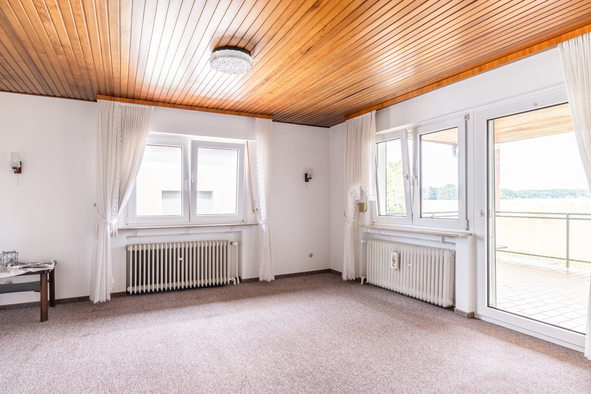 Immobilienangebot - Hasselroth - Alle - Hasselroth-Neuenhaßlau: Attraktives Liebhaberobjekt in Feldrandlage mit vielseitiger Nutzung