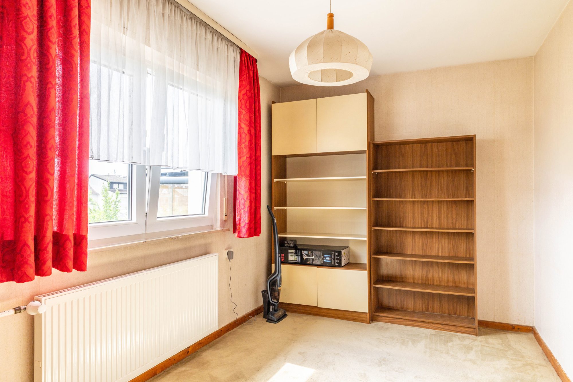 Immobilienangebot - Hasselroth - Alle - Hasselroth-Neuenhaßlau: Attraktives Liebhaberobjekt in Feldrandlage mit vielseitiger Nutzung