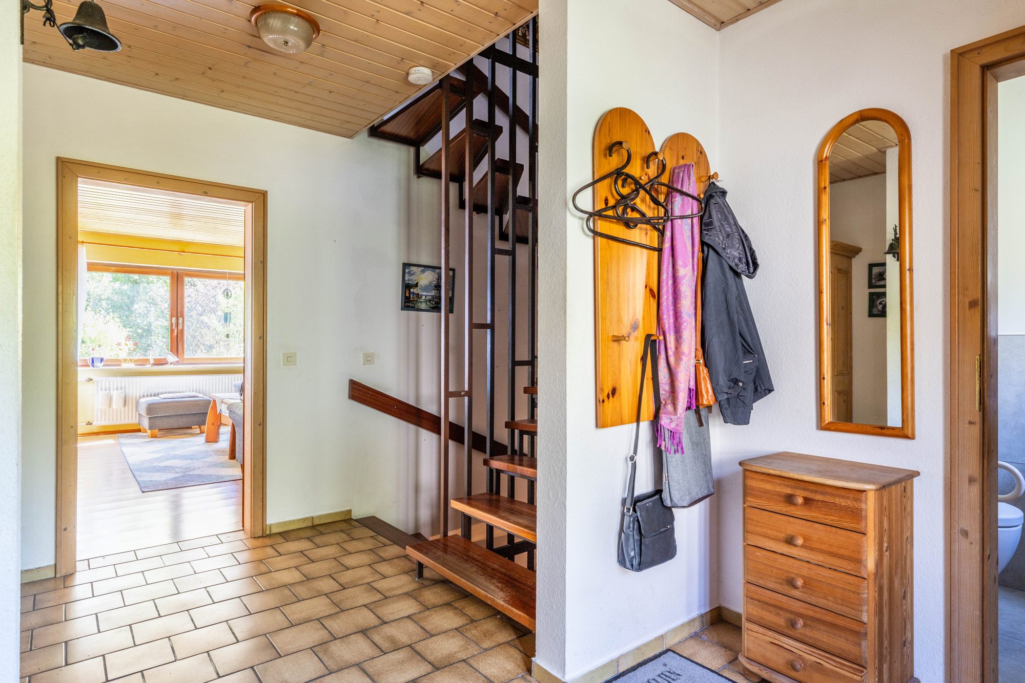Immobilienangebot - Obertshausen - Alle - Obertshausen: Großzügige und gepflegte Doppelhaushälfte in ruhiger und beliebter Sackgassenlage