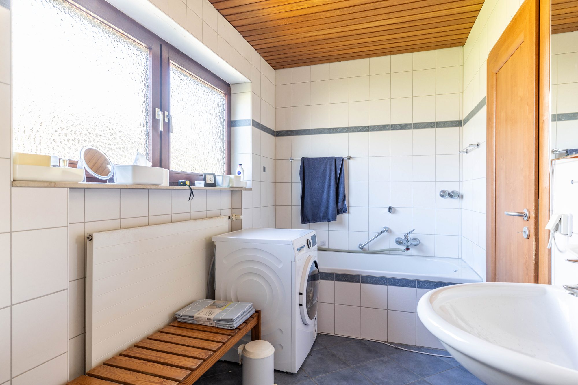 Immobilienangebot - Obertshausen - Alle - Obertshausen: Großzügige und gepflegte Doppelhaushälfte in ruhiger und beliebter Sackgassenlage