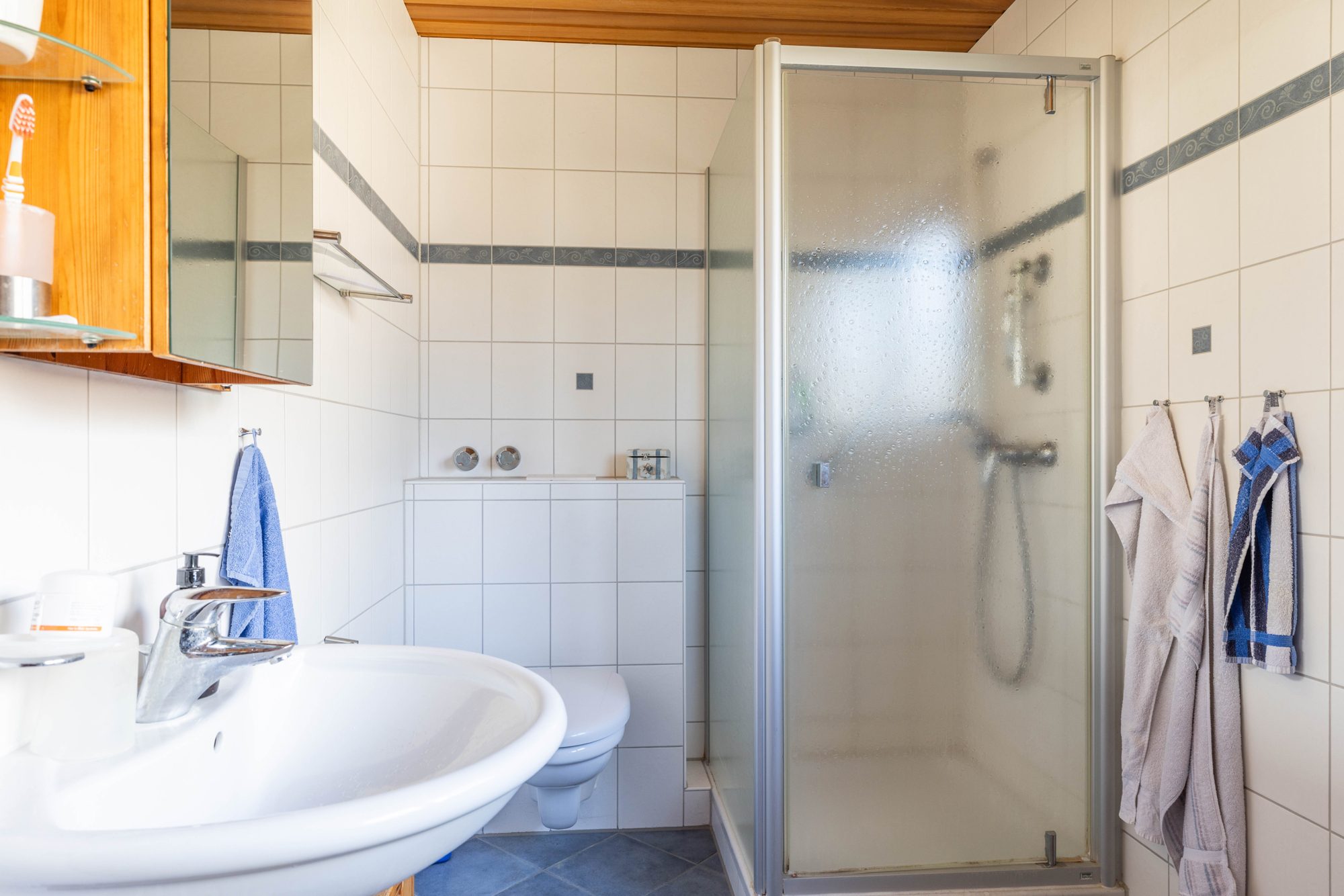 Immobilienangebot - Obertshausen - Alle - Obertshausen: Großzügige und gepflegte Doppelhaushälfte in ruhiger und beliebter Sackgassenlage