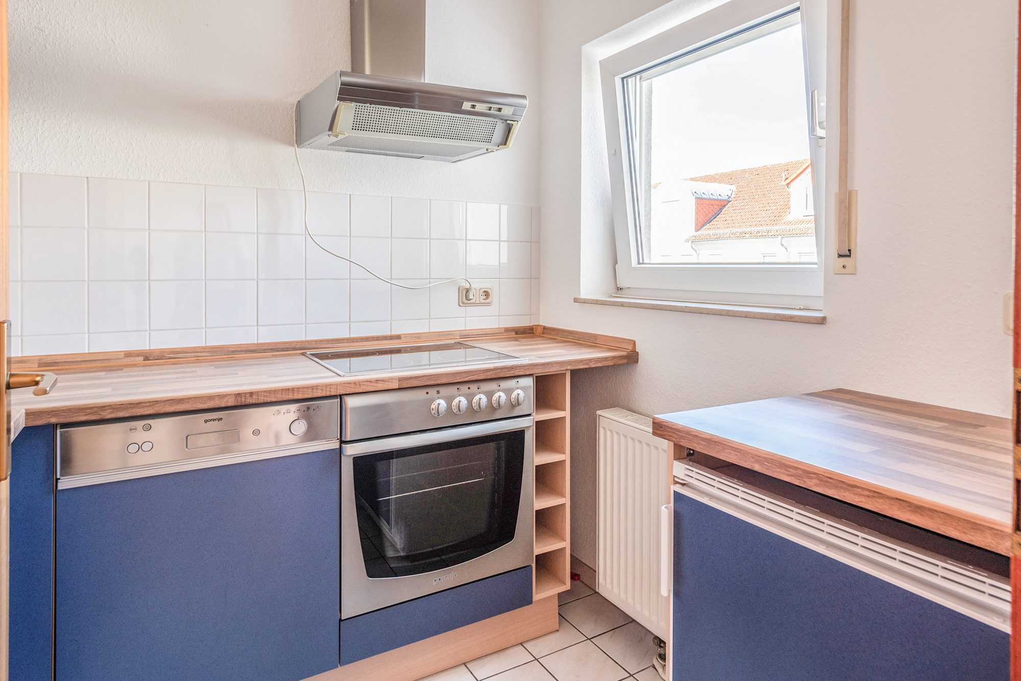 Immobilienangebot - Maintal / Dörnigheim - Alle - Maintal-Dörnigheim: Wunderschöne 2-Zimmer-Wohnung mit Einbauküche und tollem Süd-West Balkon
