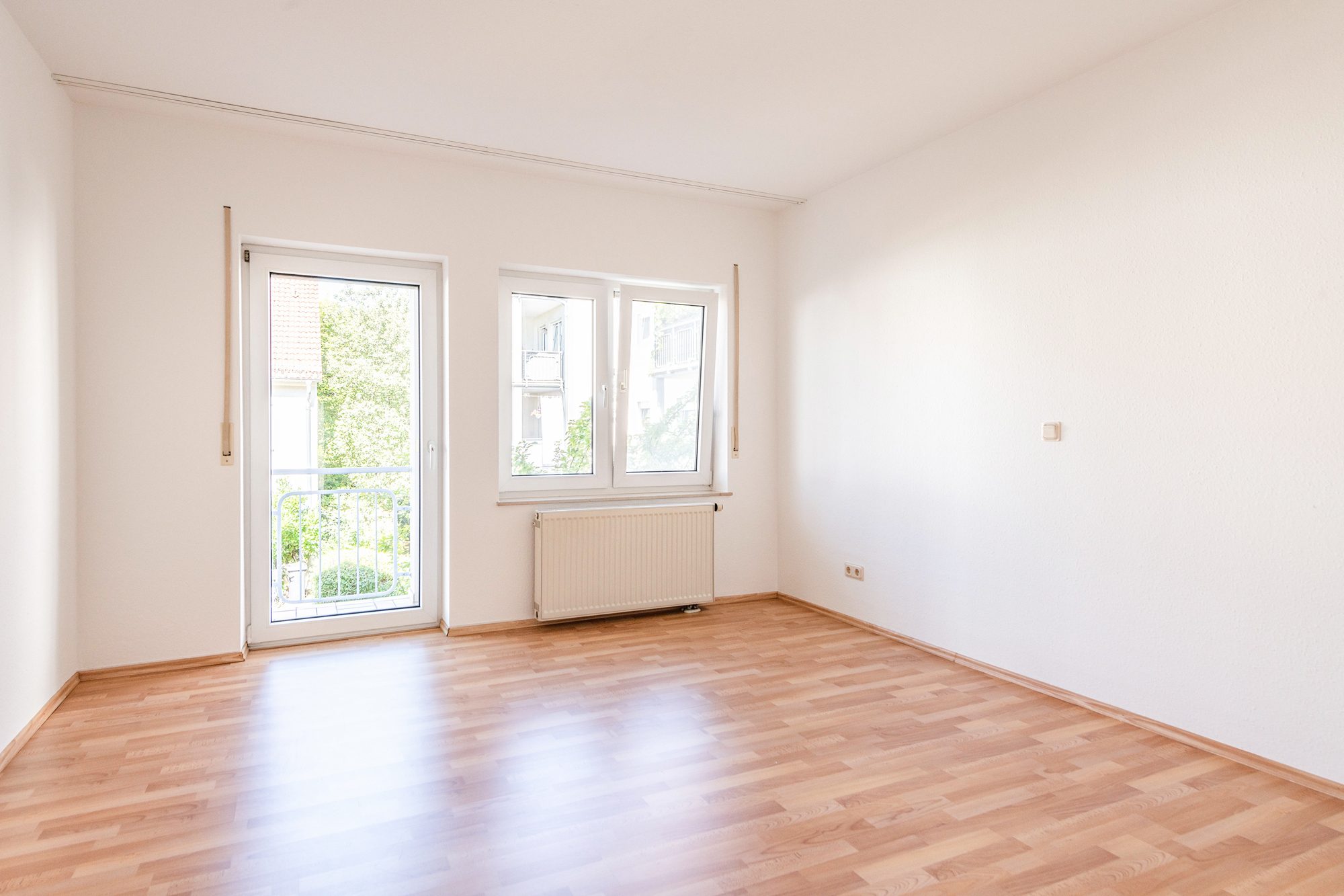 Immobilienangebot - Maintal / Dörnigheim - Alle - Maintal-Dörnigheim: Wunderschöne 2-Zimmer-Wohnung mit Einbauküche und tollem Süd-West Balkon