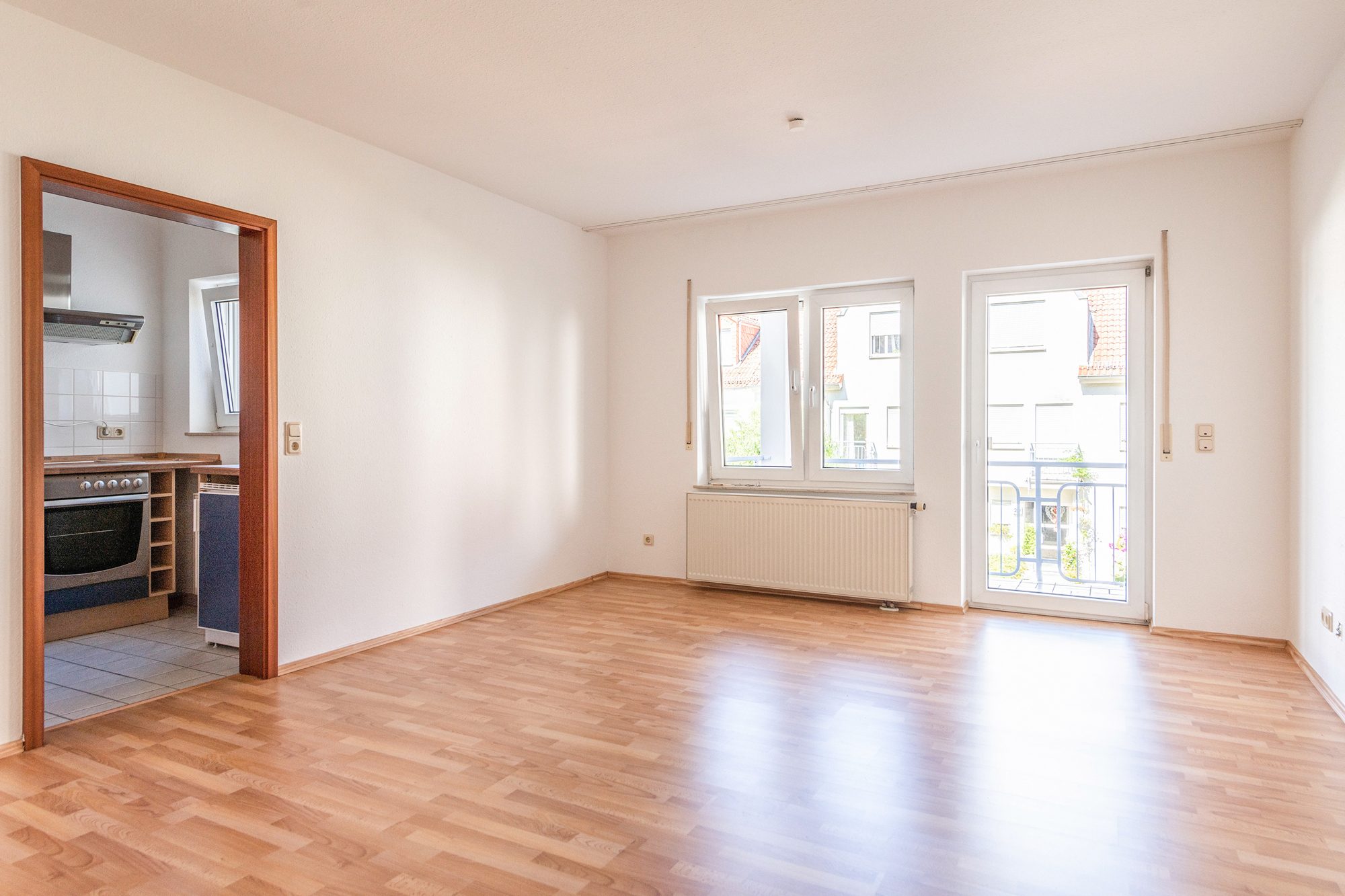 Immobilienangebot - Maintal / Dörnigheim - Alle - Maintal-Dörnigheim: Wunderschöne 2-Zimmer-Wohnung mit Einbauküche und tollem Süd-West Balkon