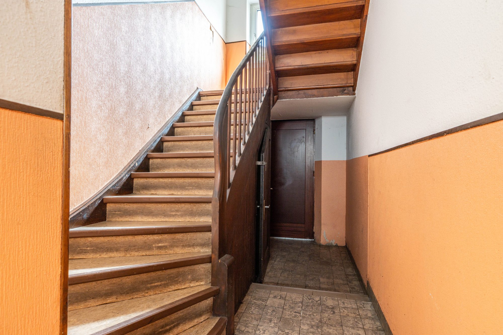 Immobilienangebot - Hanau - Alle - Hanau: Leerstehendes 4-Parteienhaus mit vorteilhaft geschnittenen 2-Zimmer-Wohnungen und Innenhof