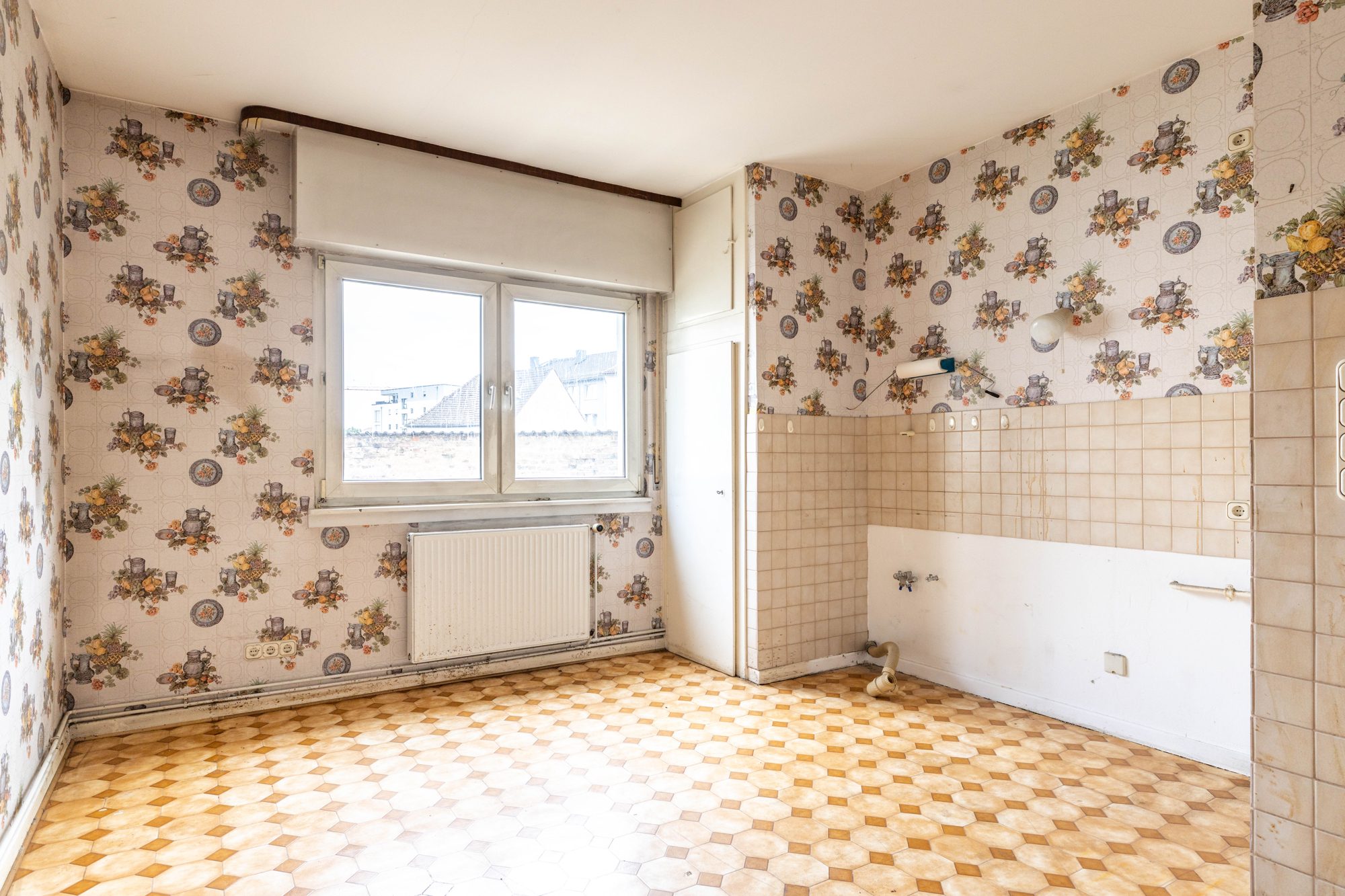Immobilienangebot - Hanau - Alle - Hanau: Leerstehendes 4-Parteienhaus mit vorteilhaft geschnittenen 2-Zimmer-Wohnungen und Innenhof