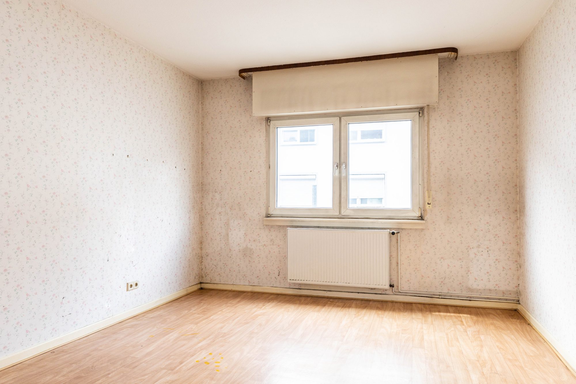 Immobilienangebot - Hanau - Alle - Hanau: Leerstehendes 4-Parteienhaus mit vorteilhaft geschnittenen 2-Zimmer-Wohnungen und Innenhof