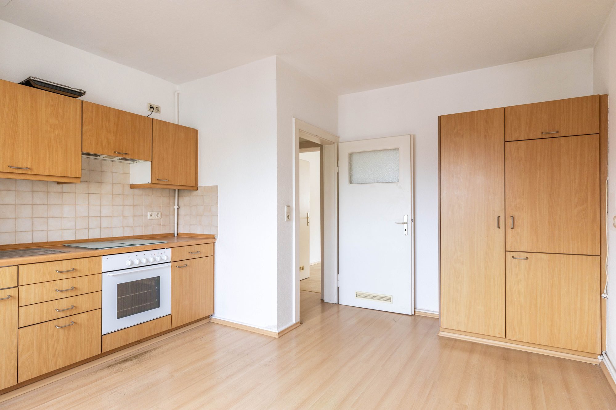 Immobilienangebot - Hanau - Alle - Hanau: Leerstehendes 4-Parteienhaus mit vorteilhaft geschnittenen 2-Zimmer-Wohnungen und Innenhof