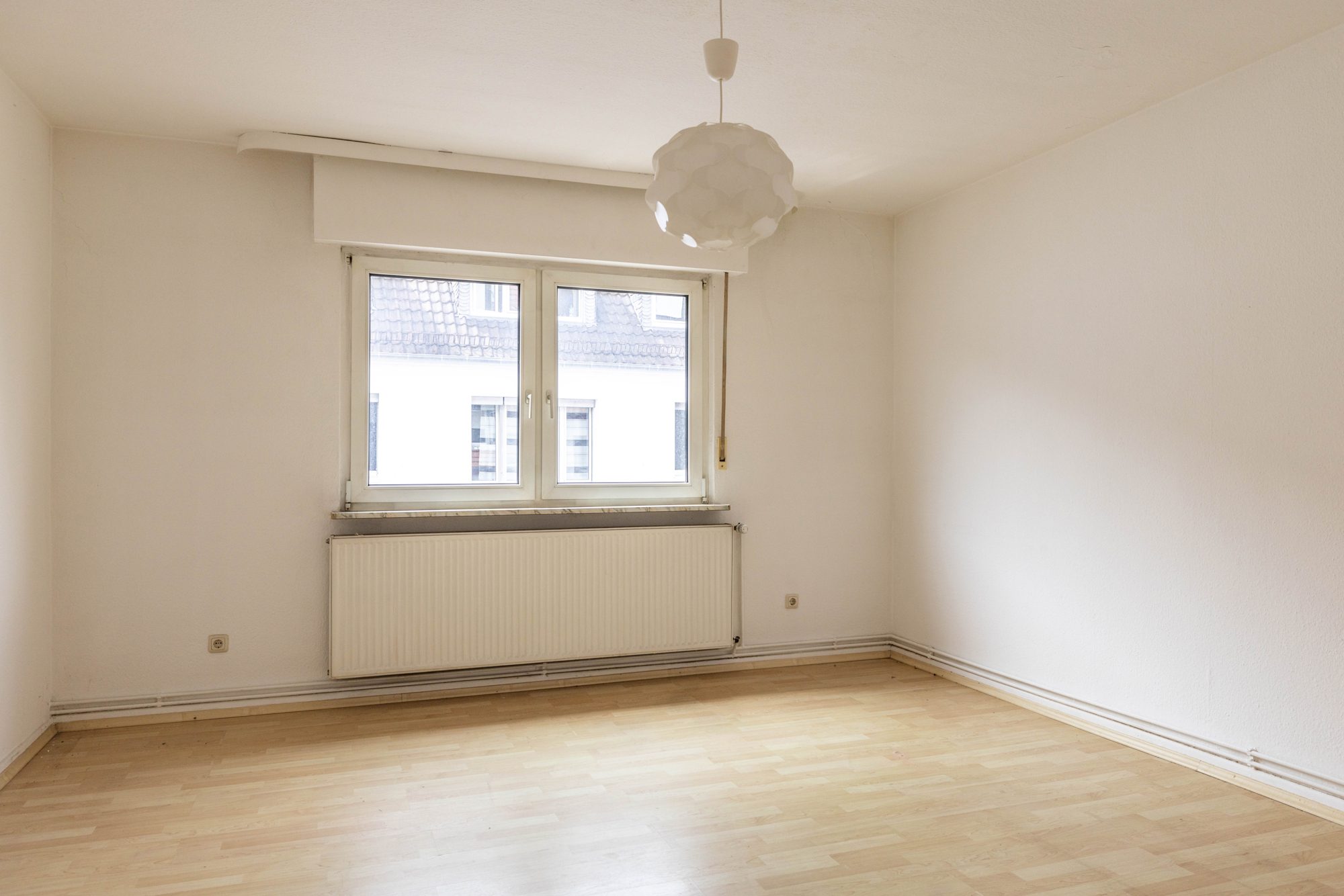 Immobilienangebot - Hanau - Alle - Hanau: Leerstehendes 4-Parteienhaus mit vorteilhaft geschnittenen 2-Zimmer-Wohnungen und Innenhof