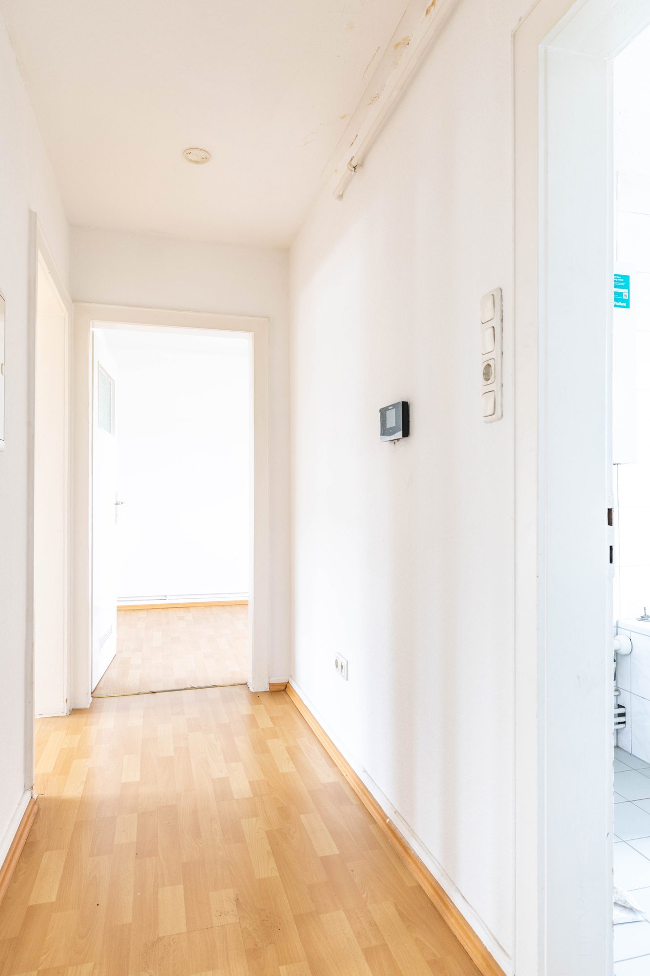 Immobilienangebot - Hanau - Alle - Hanau: Leerstehendes 4-Parteienhaus mit vorteilhaft geschnittenen 2-Zimmer-Wohnungen und Innenhof