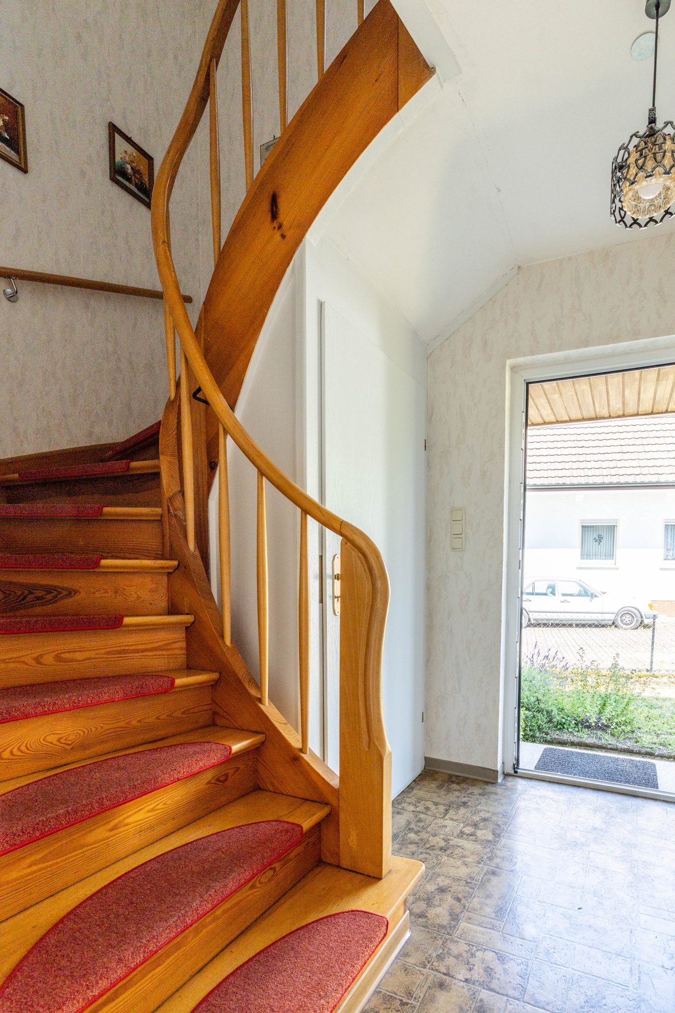 Immobilienangebot - Maintal - Alle - Maintal-Hochstadt: Modernisierungsbedürftiges Ein- / Zweifamilienhaus mit herrlichem Grundstück