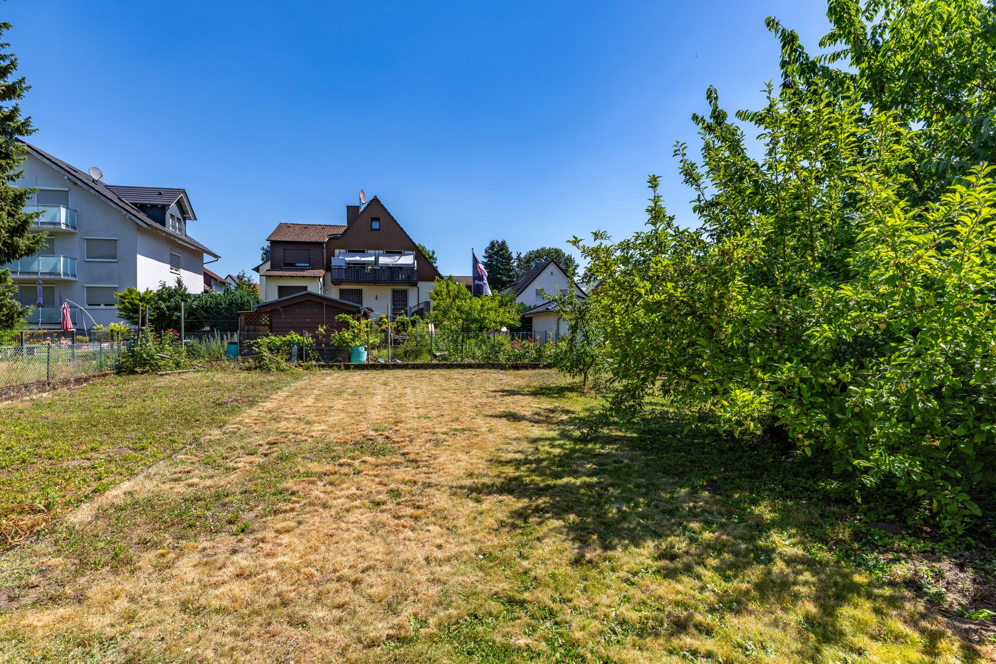 Immobilienangebot - Maintal - Alle - Maintal-Hochstadt: Modernisierungsbedürftiges Ein- / Zweifamilienhaus mit herrlichem Grundstück