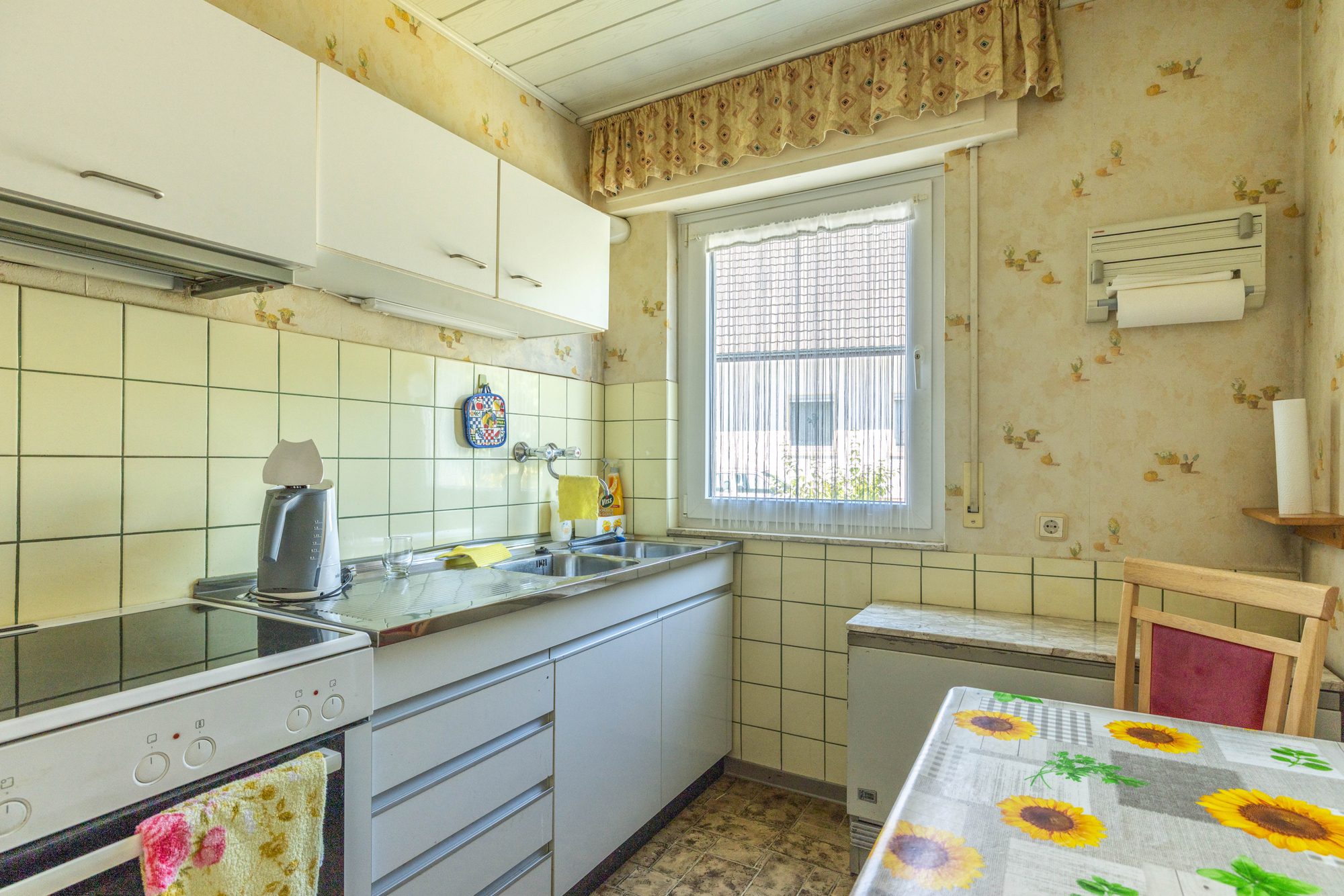 Immobilienangebot - Maintal - Alle - Maintal-Hochstadt: Modernisierungsbedürftiges Ein- / Zweifamilienhaus mit herrlichem Grundstück