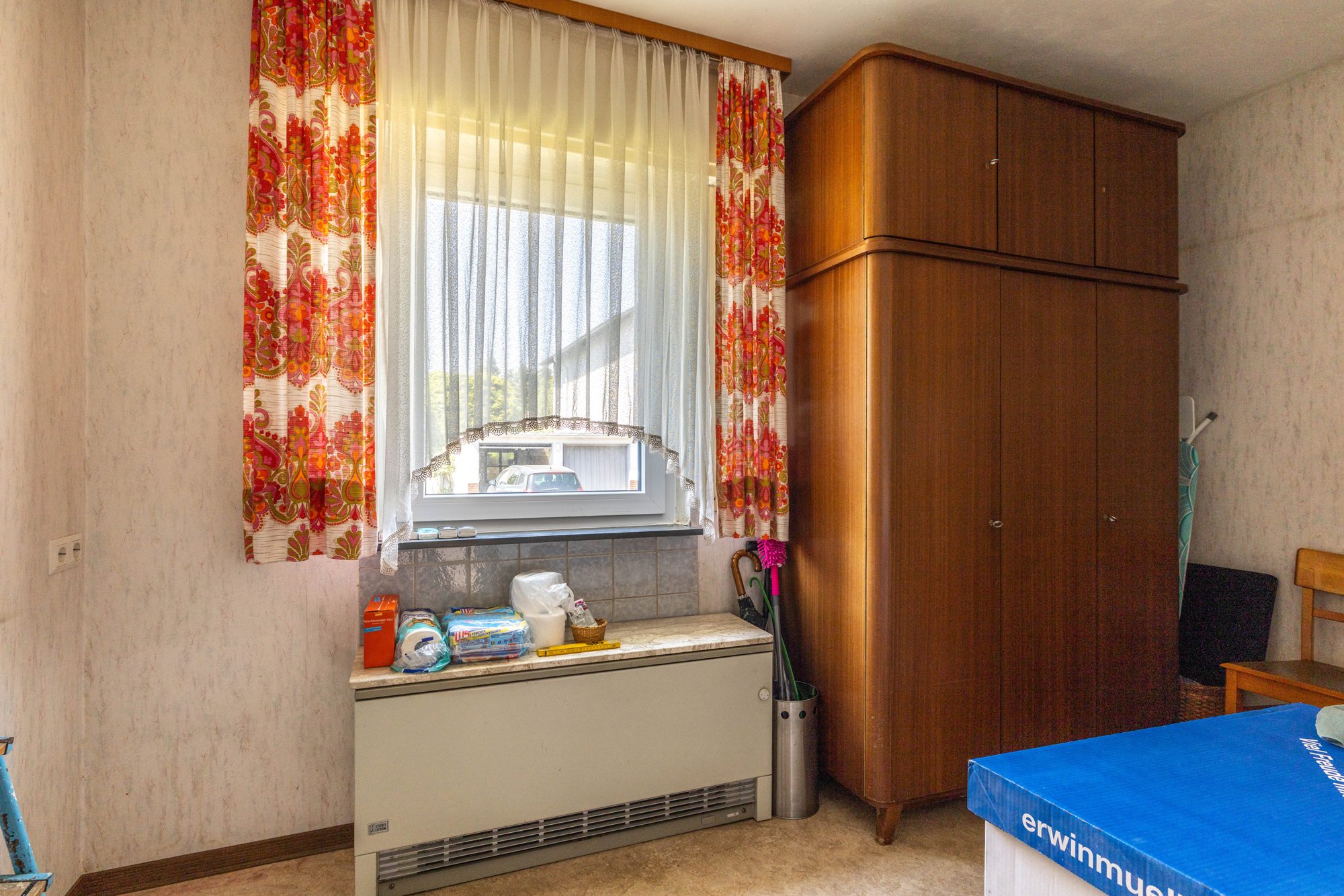 Immobilienangebot - Maintal - Alle - Maintal-Hochstadt: Modernisierungsbedürftiges Ein- / Zweifamilienhaus mit herrlichem Grundstück