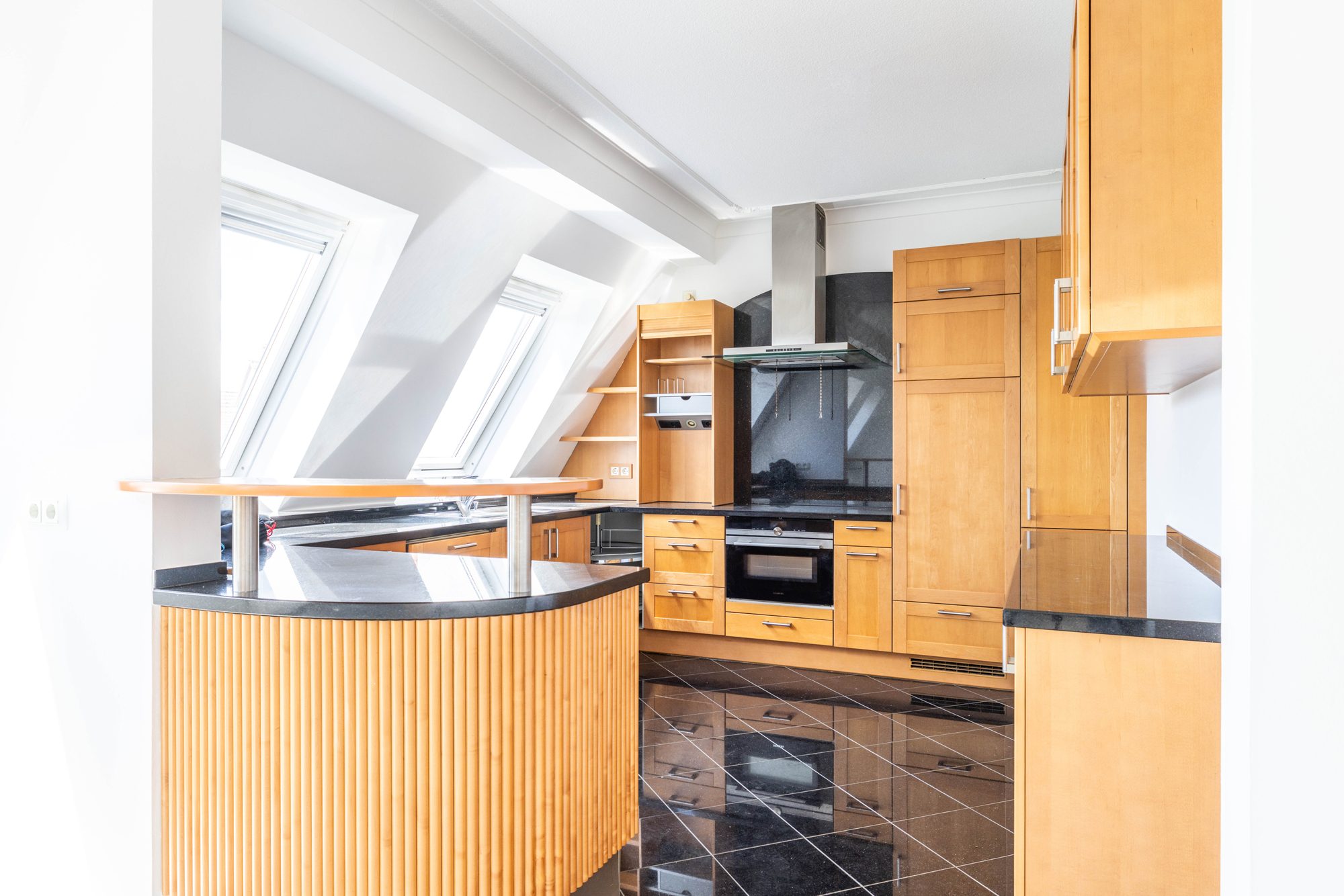 Immobilienangebot - Bruchköbel - Alle - Bruchköbel-Roßdorf: Schöne 3-Zimmer-Dachgeschoss-Wohnung mit herrlicher Dachterrasse in ruhiger Lage
