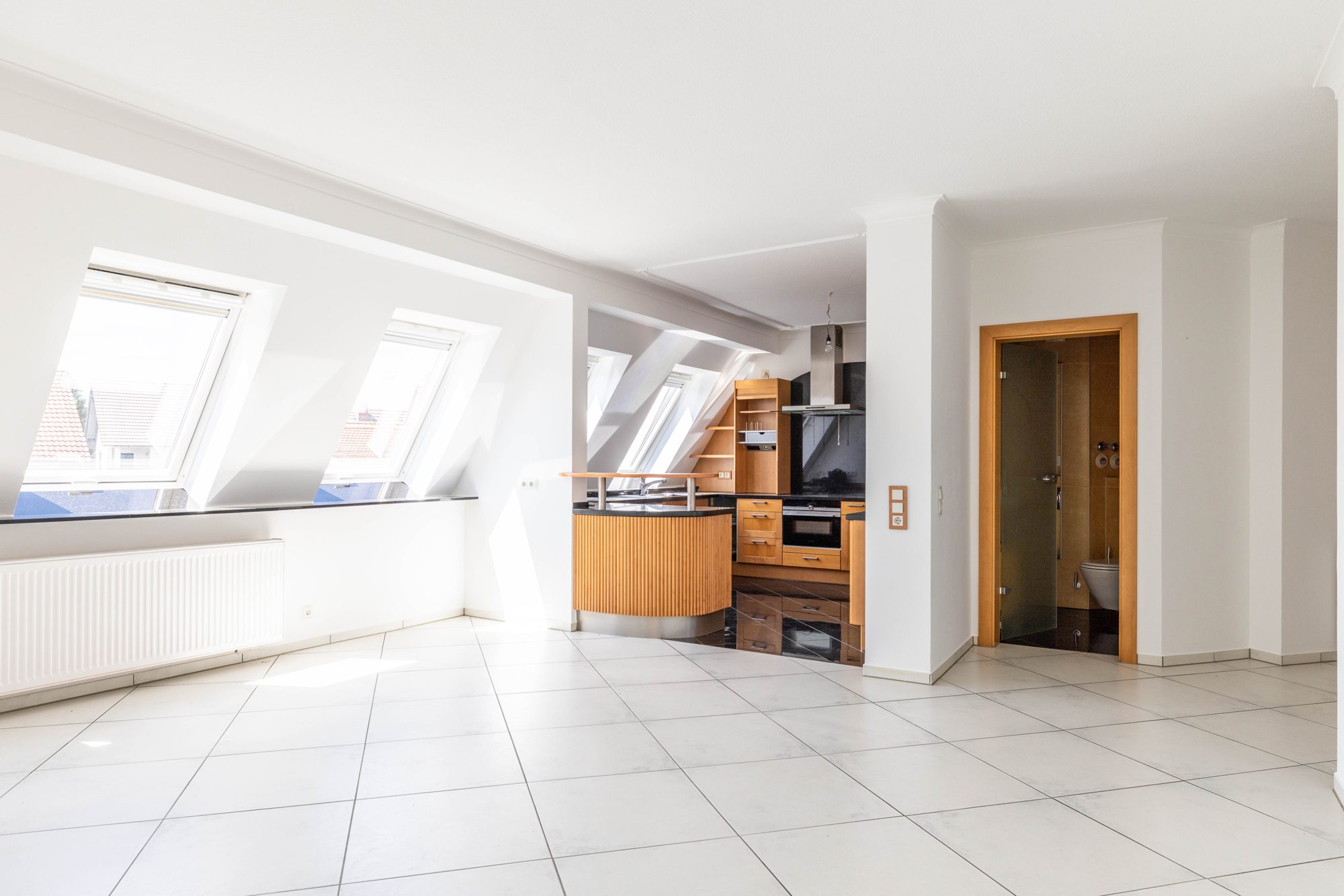 Immobilienangebot - Bruchköbel - Alle - Bruchköbel-Roßdorf: Schöne 3-Zimmer-Dachgeschoss-Wohnung mit herrlicher Dachterrasse in ruhiger Lage