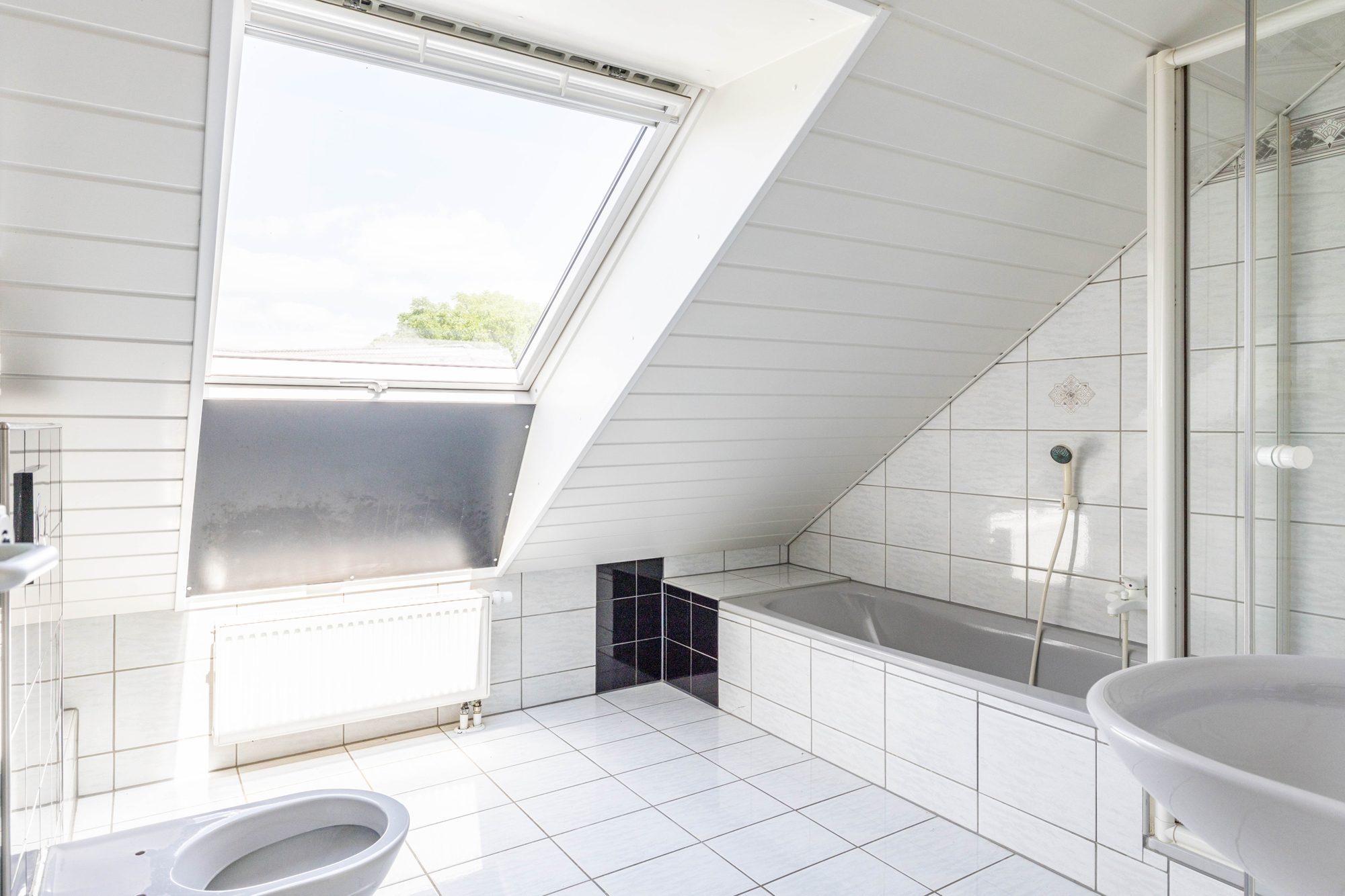 Immobilienangebot - Bruchköbel - Alle - Bruchköbel-Roßdorf: Schöne 3-Zimmer-Dachgeschoss-Wohnung mit herrlicher Dachterrasse in ruhiger Lage