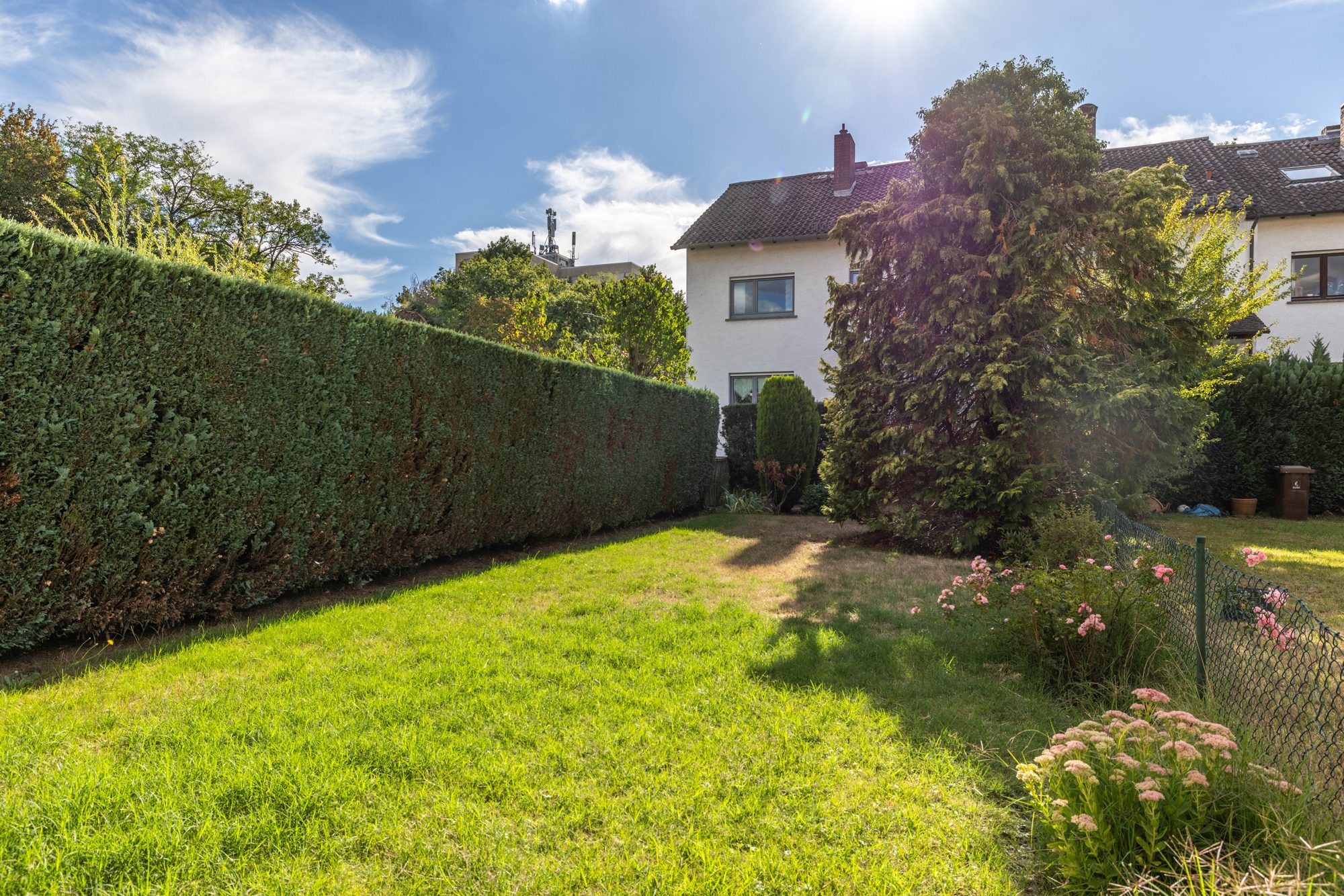 Immobilienangebot - Hanau / Großauheim - Alle - Hanau-Großauheim: Modernisierungsbedürftiges Reihenmittelhaus mit schönem Garten in ruhiger Wohnlage