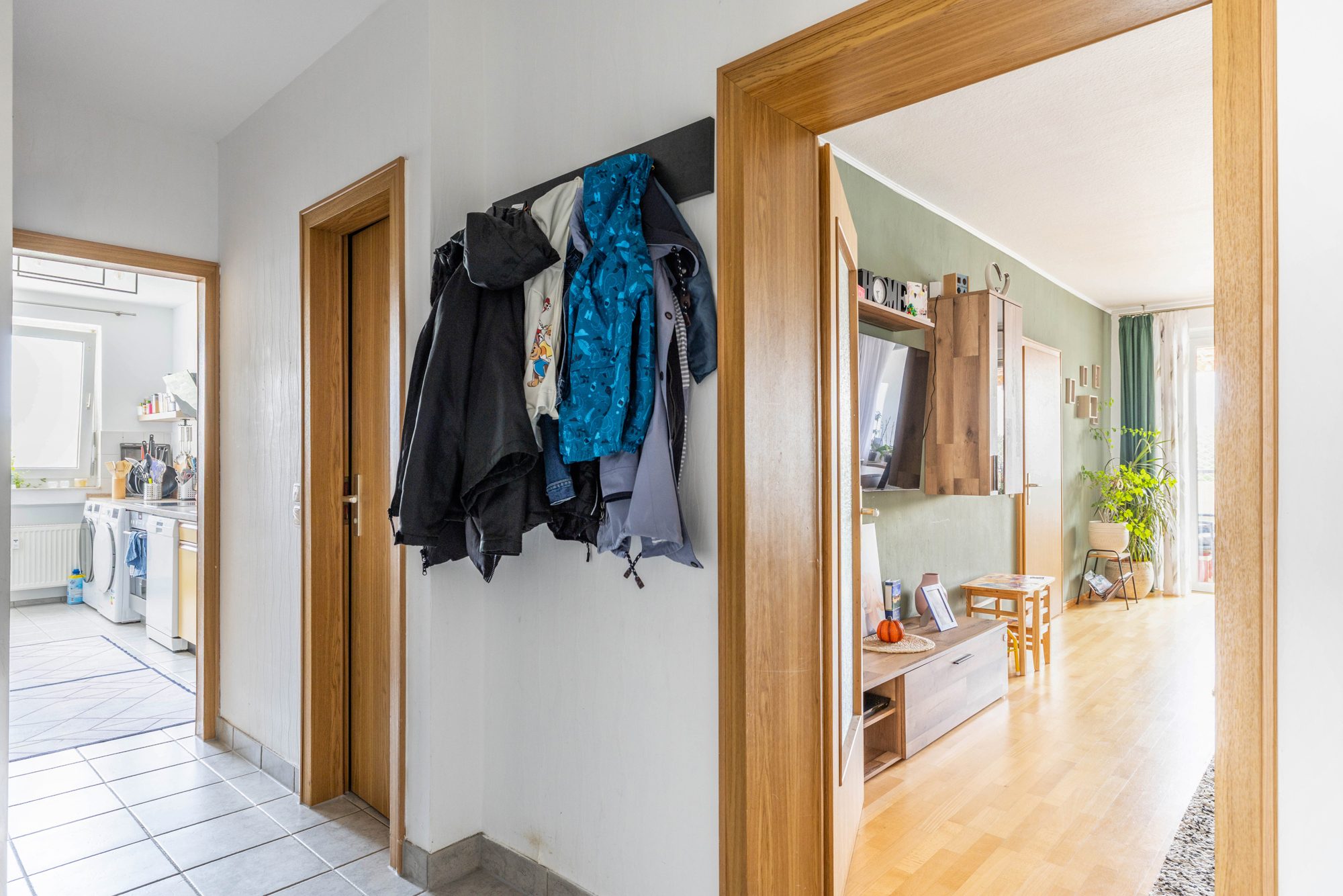 Immobilienangebot - Maintal - Alle - Maintal-Dörnigheim: Gut geschnittene 4-Zimmer-Wohnung mit Süd-Balkon in ruhiger Waldrandlage