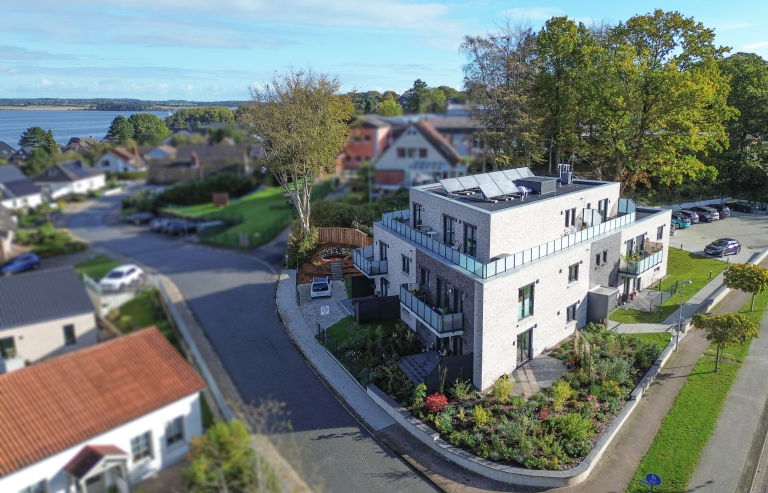 Immobilienangebot - Fahrdorf - Alle - Energieeffiziente und helle Penthouse-Wohnung mit Schleiblick