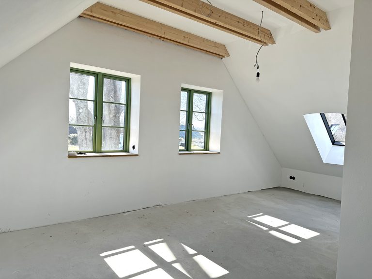 Immobilienangebot - Owschlag - Alle - Stilvoller Neubau unter Reet aus fachmännischer Hand: Ihr modernes Landhaus steht zum Einzug bereit!