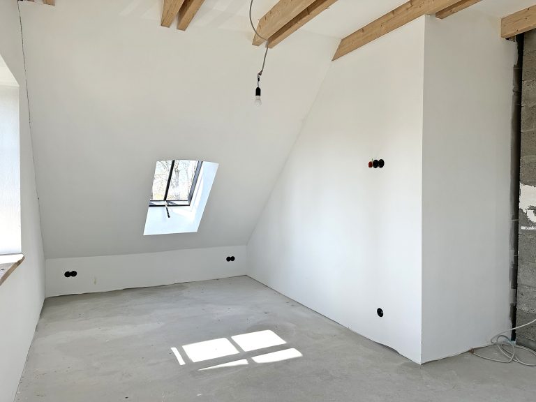 Immobilienangebot - Owschlag - Alle - Stilvoller Neubau unter Reet aus fachmännischer Hand: Ihr modernes Landhaus steht zum Einzug bereit!