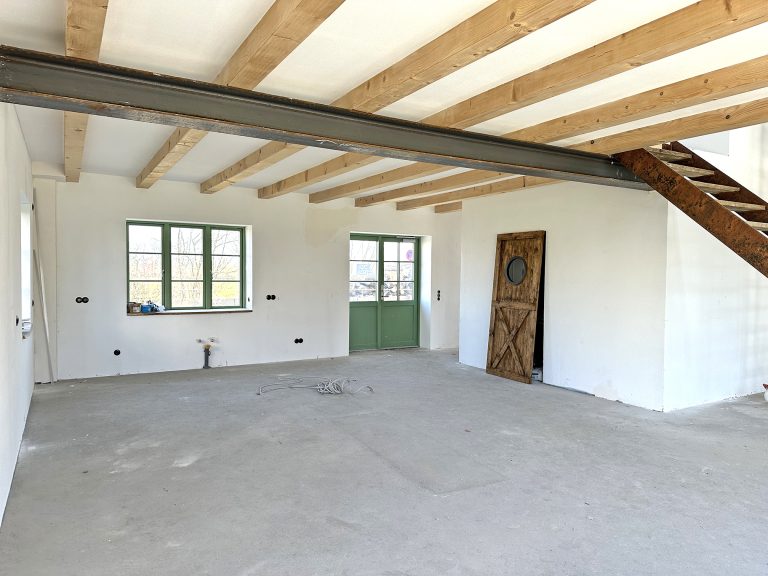 Immobilienangebot - Owschlag - Alle - Stilvoller Neubau unter Reet aus fachmännischer Hand: Ihr modernes Landhaus steht zum Einzug bereit!