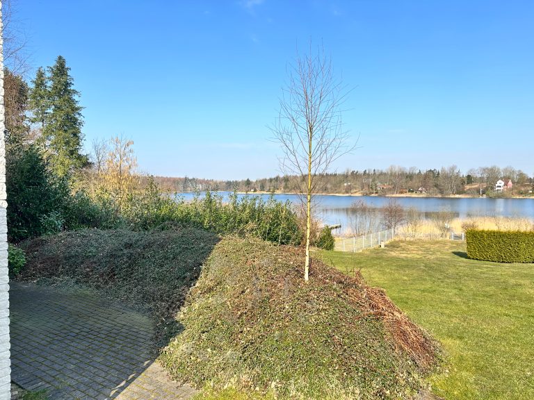 Immobilienangebot - Kosel - Alle - Souterrain-Wohnung mit traumhaftem Seeblick – Voll möbliert und sofort bezugsfertig!