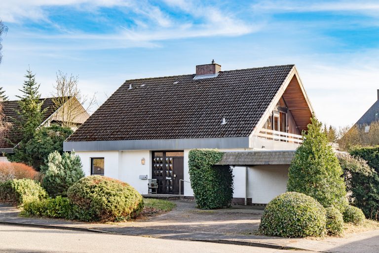 Immobilienangebot - Rendsburg - Alle - Einfamilienhaus mit Weitblick zur Eider sucht neue Eigentümer!