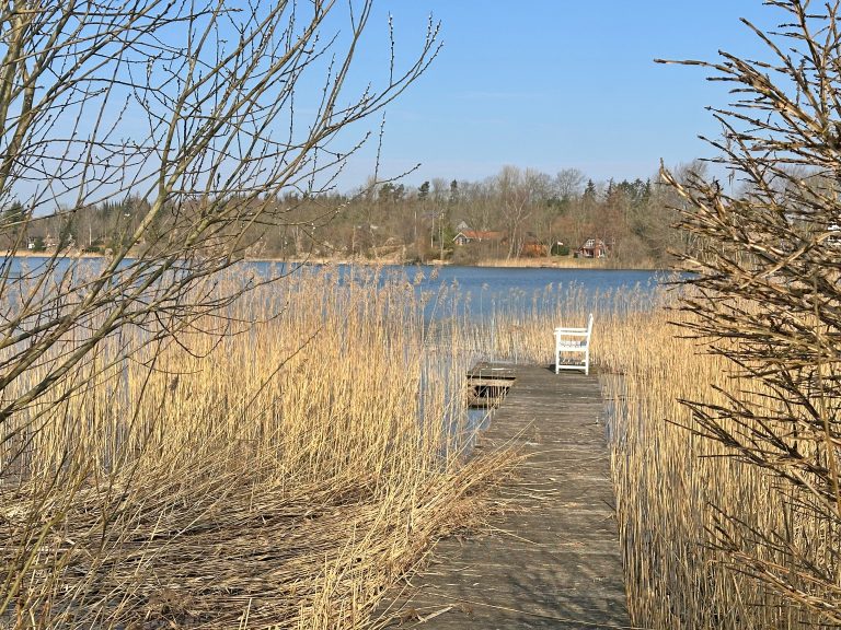 Immobilienangebot - Kosel - Alle - Souterrain-Wohnung mit traumhaftem Seeblick – Voll möbliert und sofort bezugsfertig!