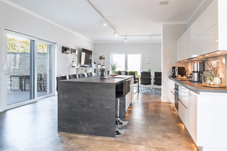 Immobilienangebot - Eckernförde - Alle - Zur Miete: Großzügiges und modernes Bürogebäude im Gewerbegebiet Grasholz in Eckernförde
