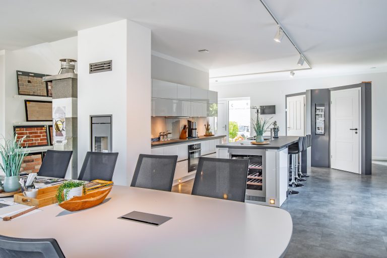 Immobilienangebot - Eckernförde - Alle - Zur Miete: Großzügiges und modernes Bürogebäude im Gewerbegebiet Grasholz in Eckernförde