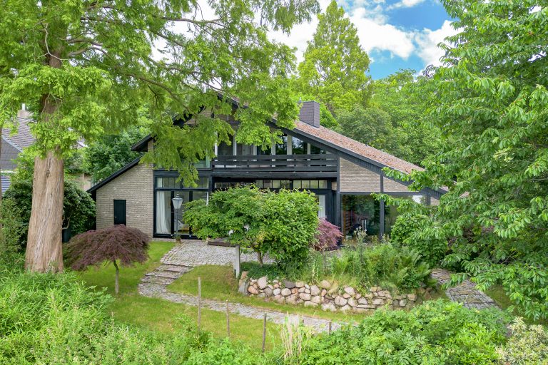 Immobilienangebot - Stade - Alle - Wohnen im Grünen: Architektur und Natur perfekt vereint!