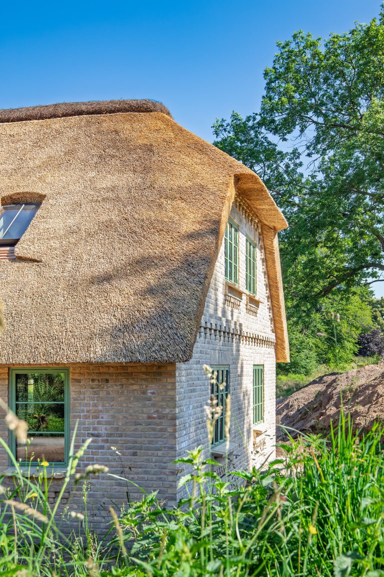 Immobilienangebot - Owschlag - Alle - Reet-Neubau der besonderen Art auf großem Grundstück